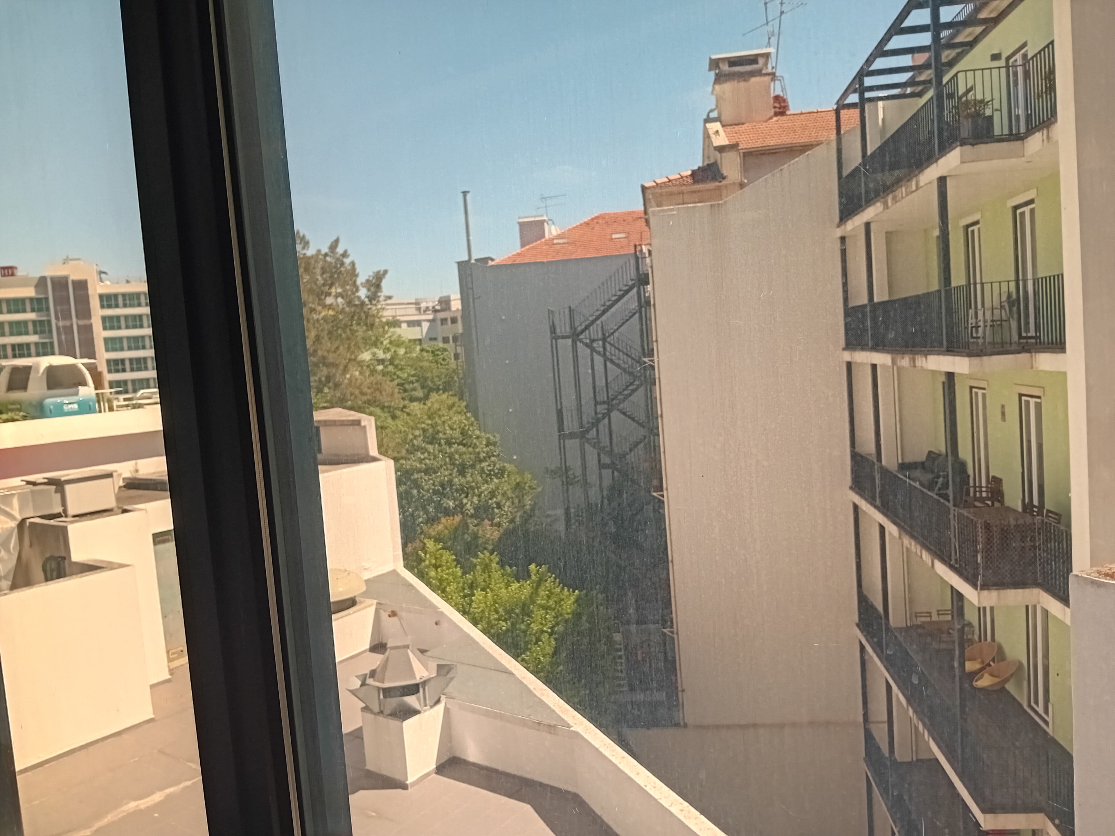 Escritório c/ 2 Lugares de Garagem · Lisboa — imagem 26
