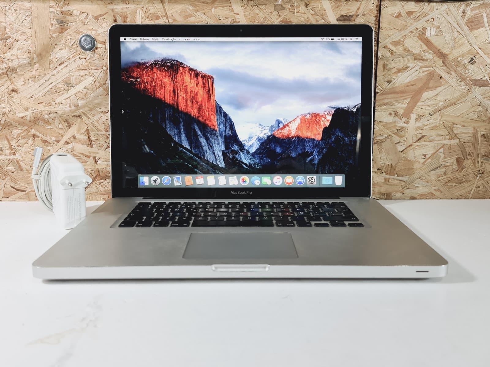 Portátil MacBook Pro — imagem 1