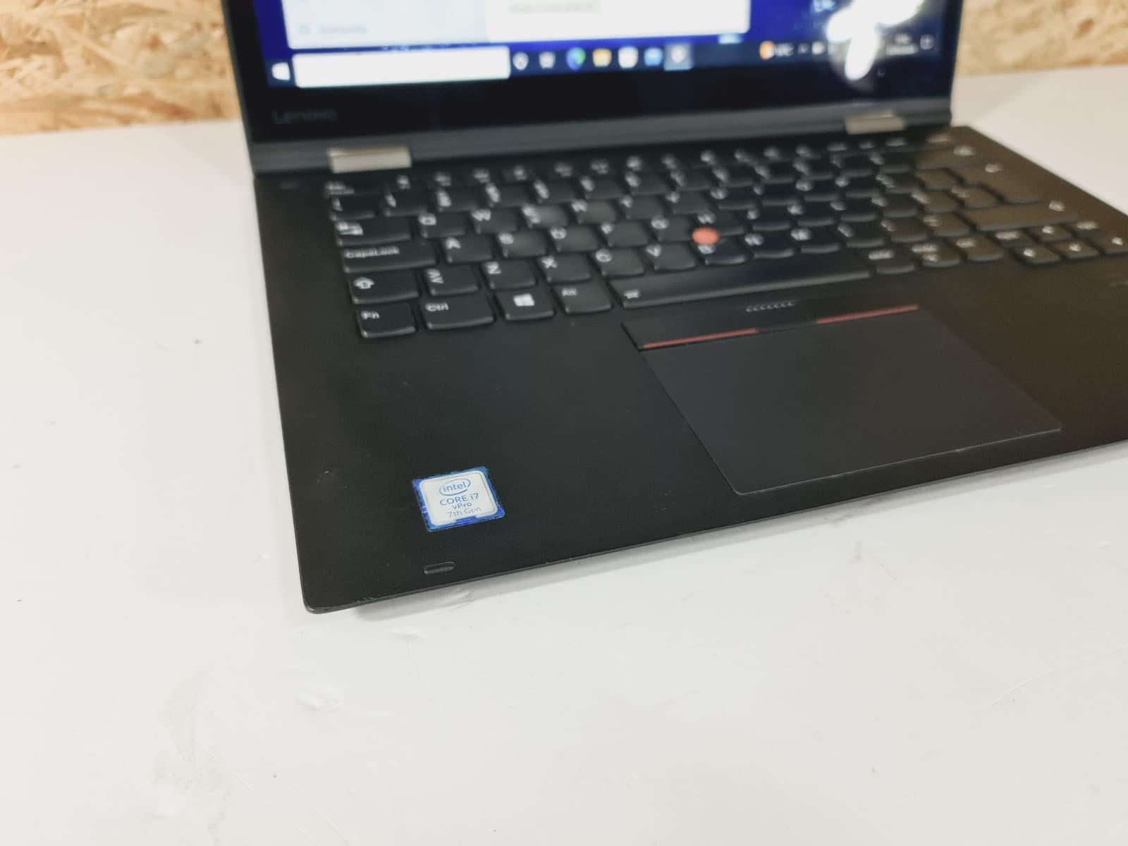 Portable Lenovo ThinkPad X1 Yoga — image 8