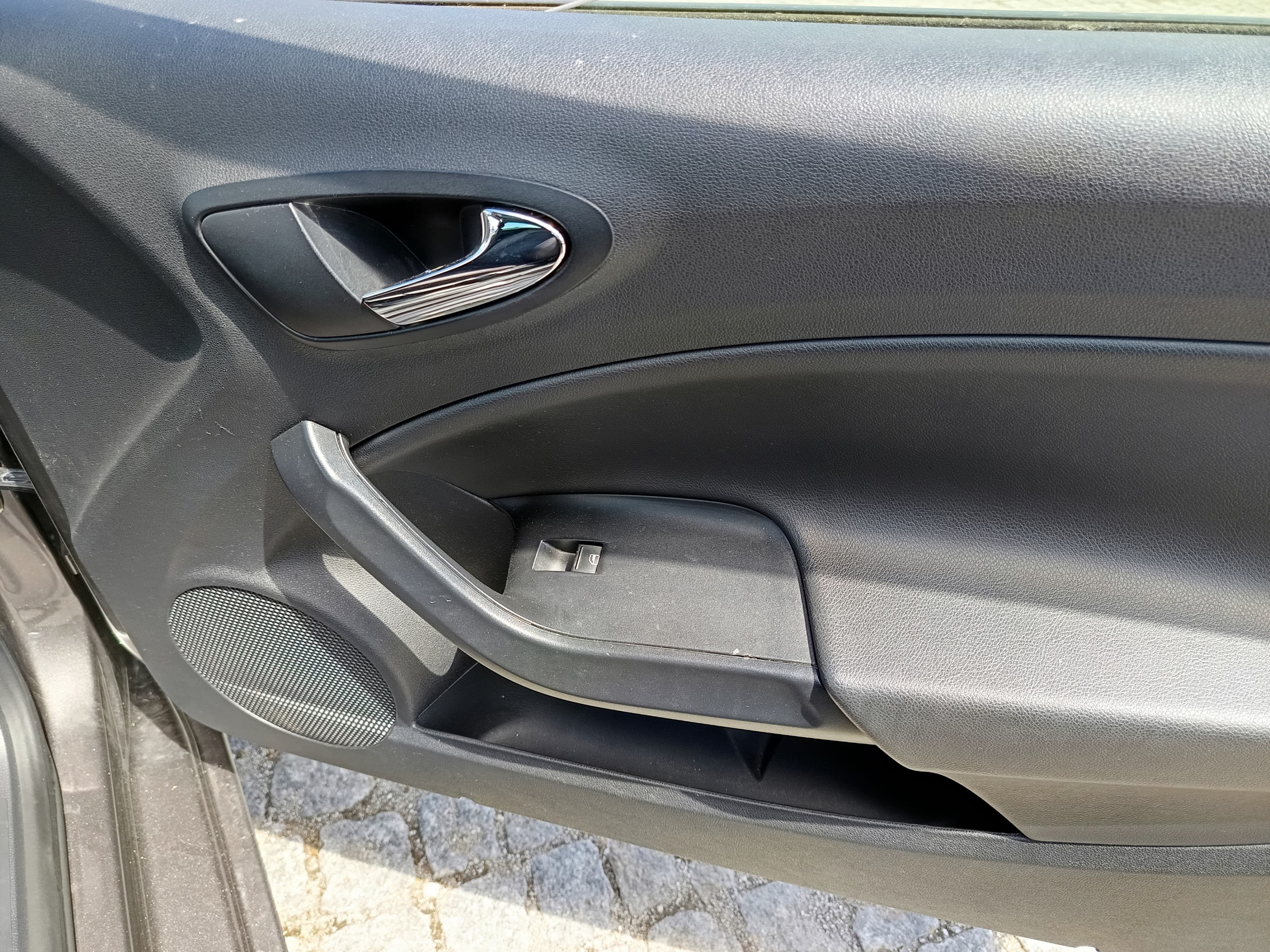 Seat Ibiza 1.4 TDI · Ano 2016 — image 17
