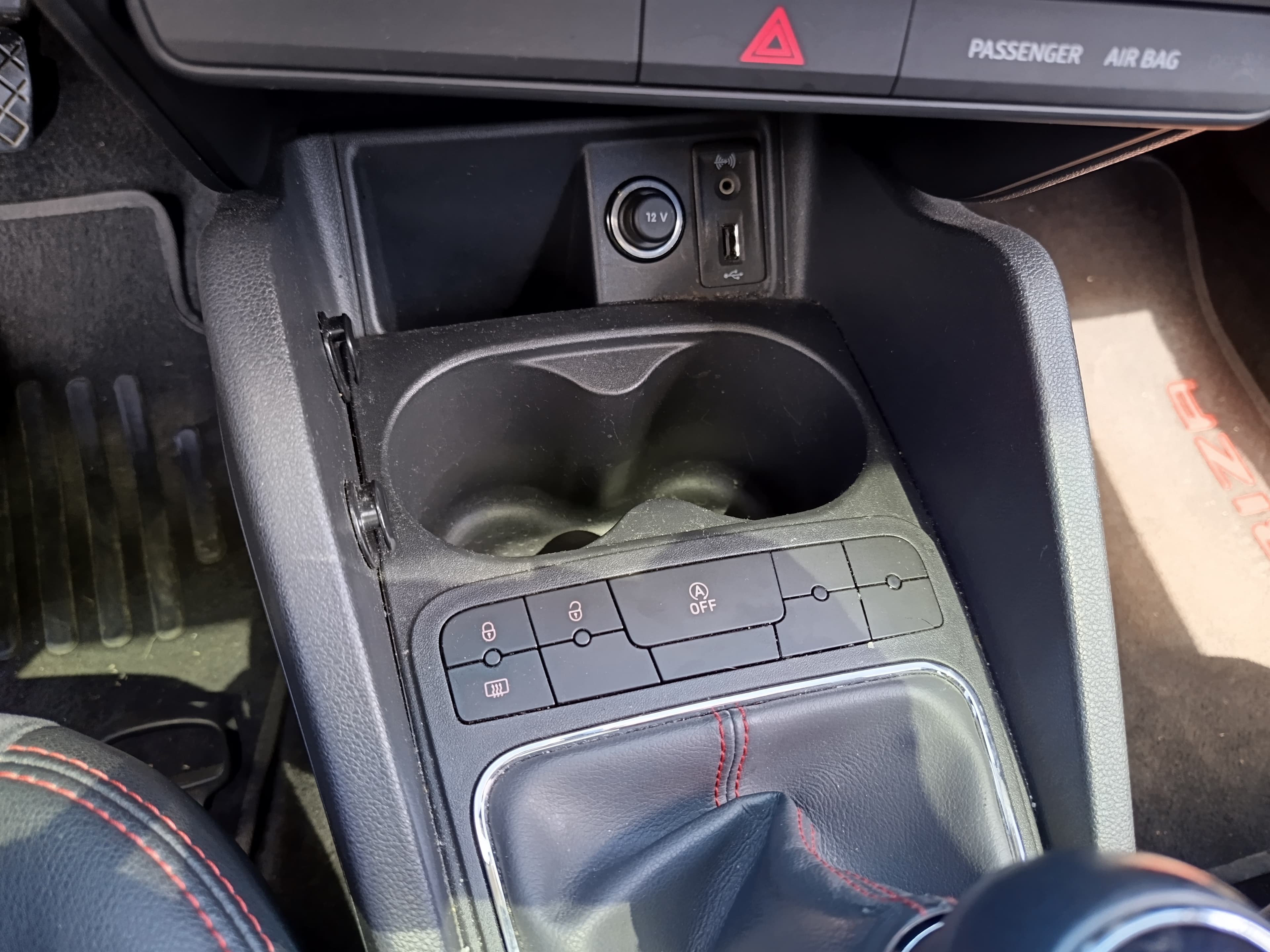 Seat Ibiza 1.4 TDI · Ano 2016 — image 29