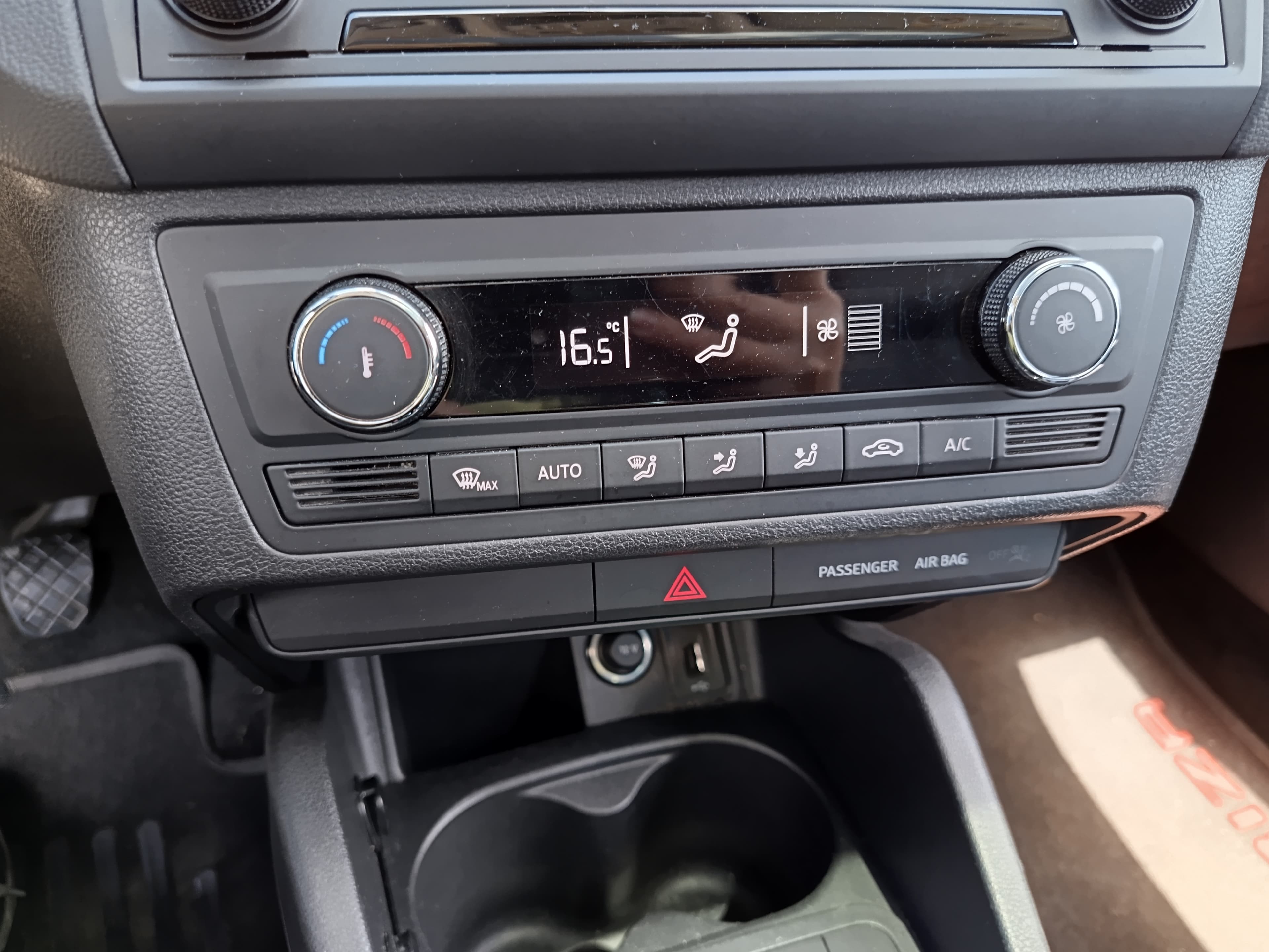 Seat Ibiza 1.4 TDI · Ano 2016 — image 28