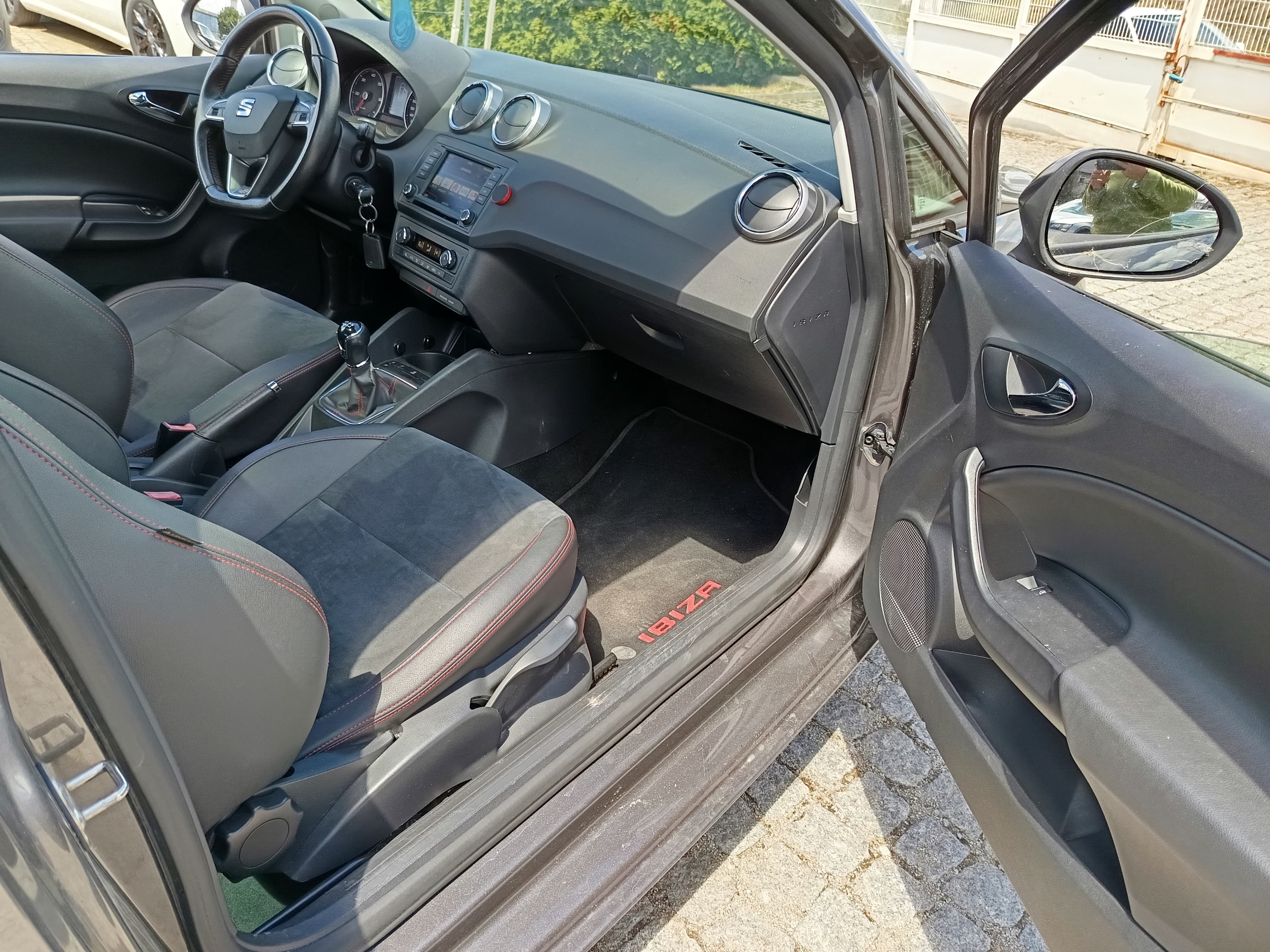 Seat Ibiza 1.4 TDI · Ano 2016 — image 16