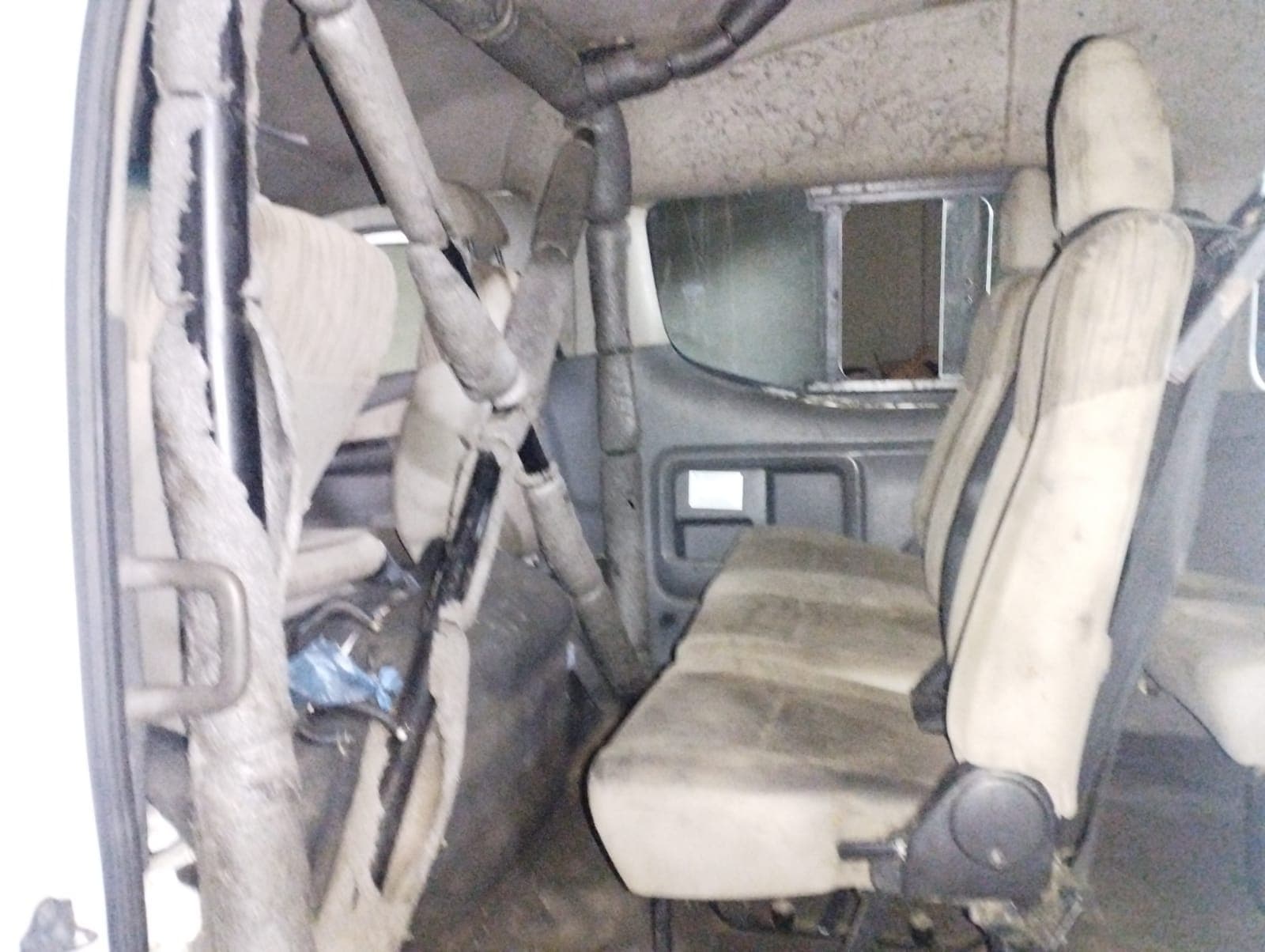 Nissan NV350 Urvan — imagem 10