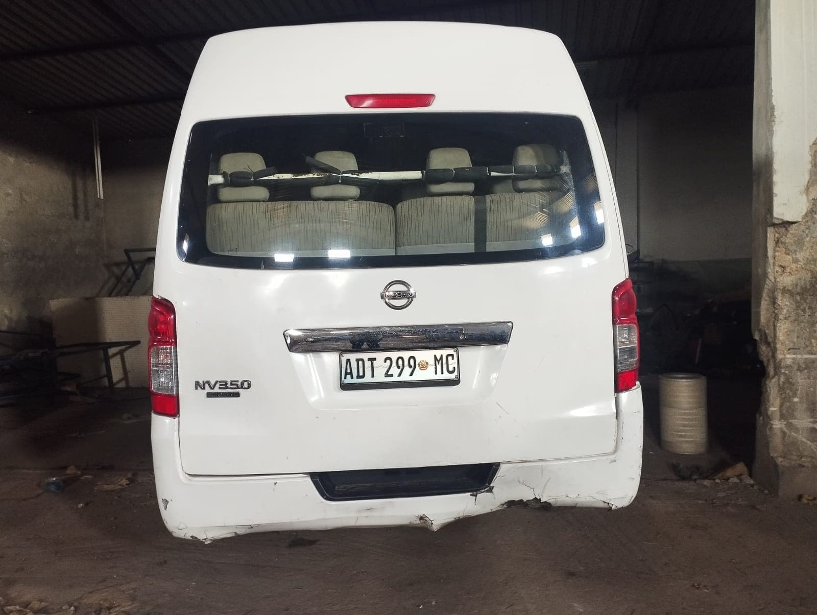 Nissan NV350 Urvan — imagem 15