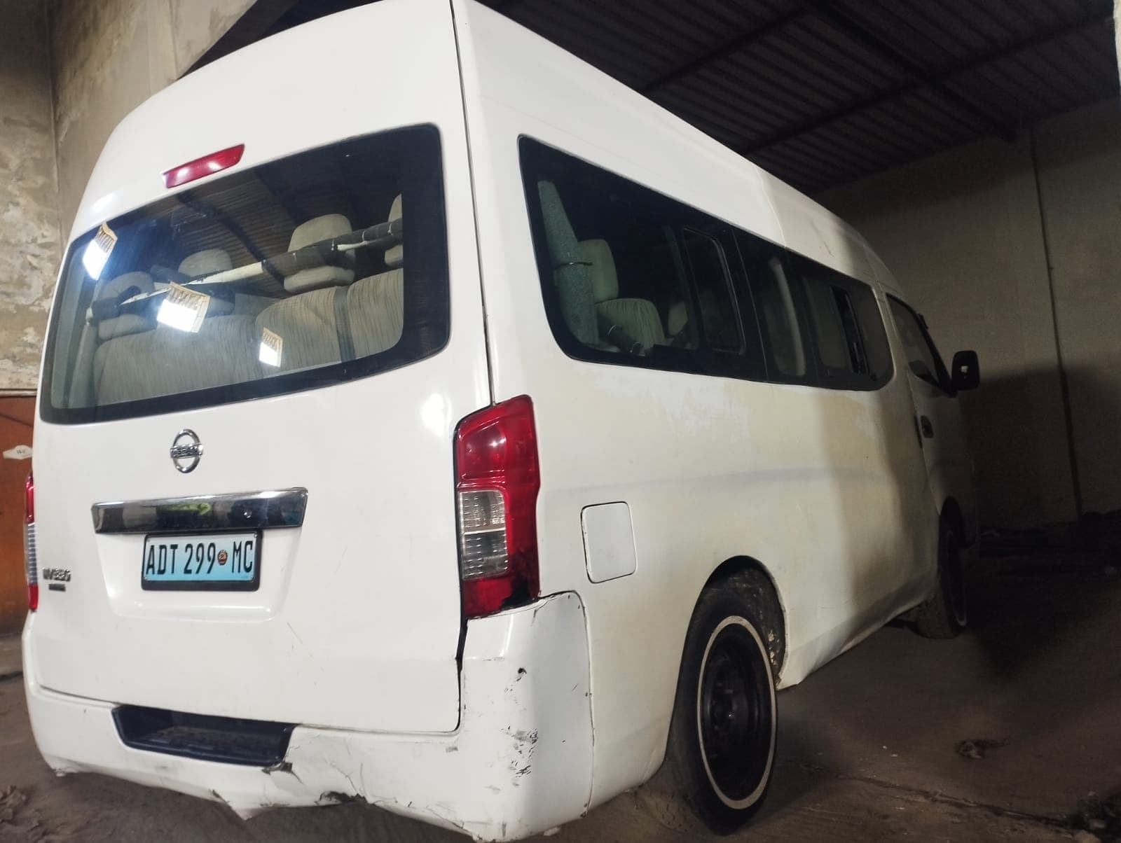 Nissan NV350 Urvan — imagem 14
