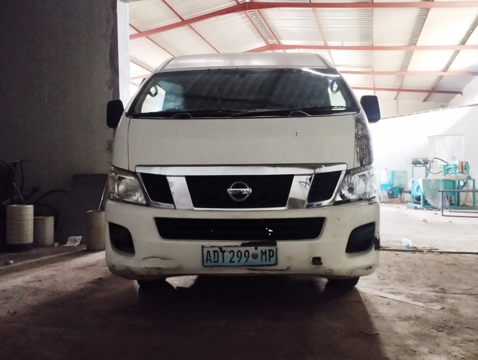 Nissan NV350 Urvan — imagem 3