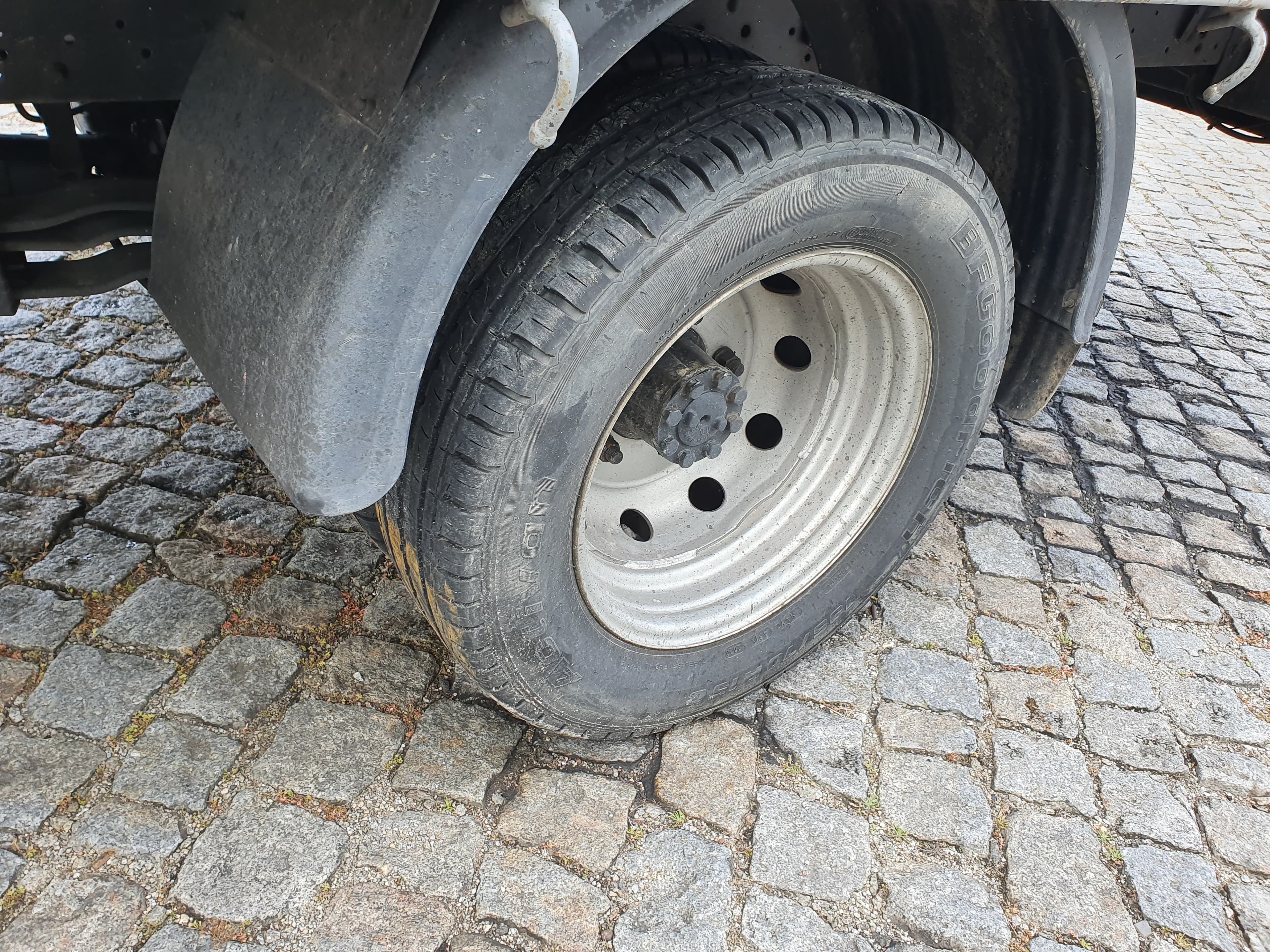 Nissan Cabstar 35.13 · Ano 2010 — imagen 9