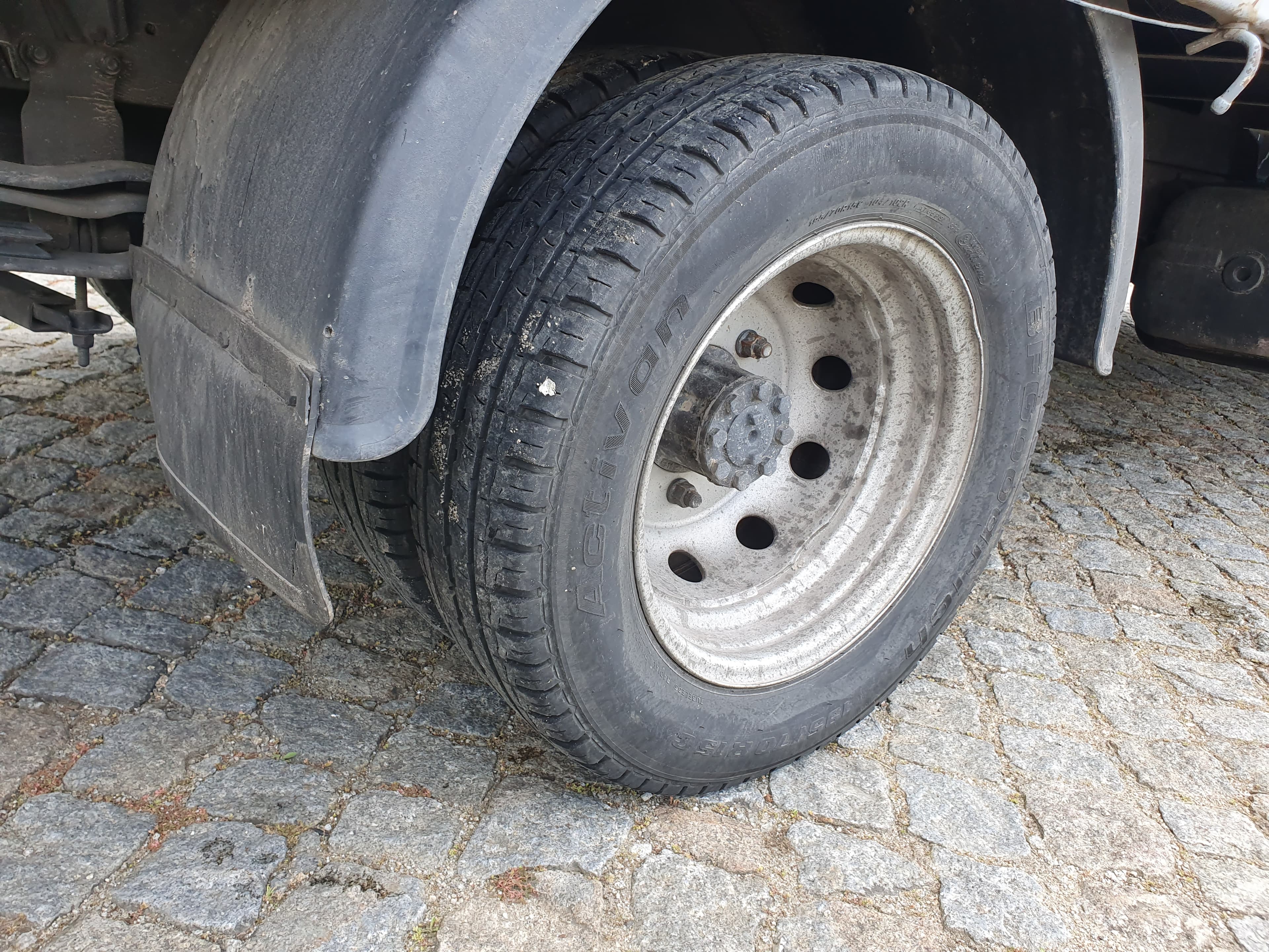 Nissan Cabstar 35.13 · Ano 2010 — imagen 10