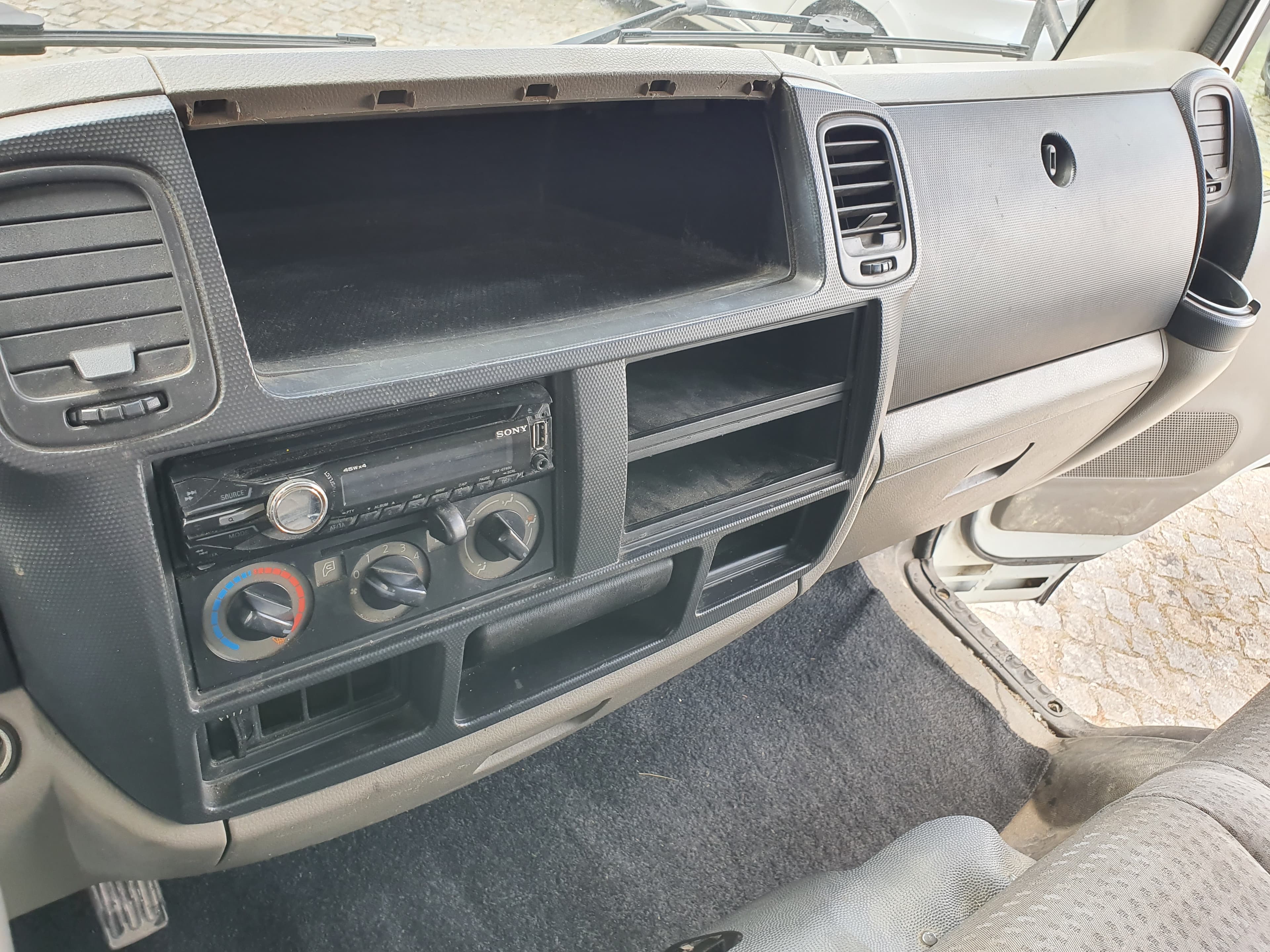 Nissan Cabstar 35.13 · Ano 2010 — imagen 28