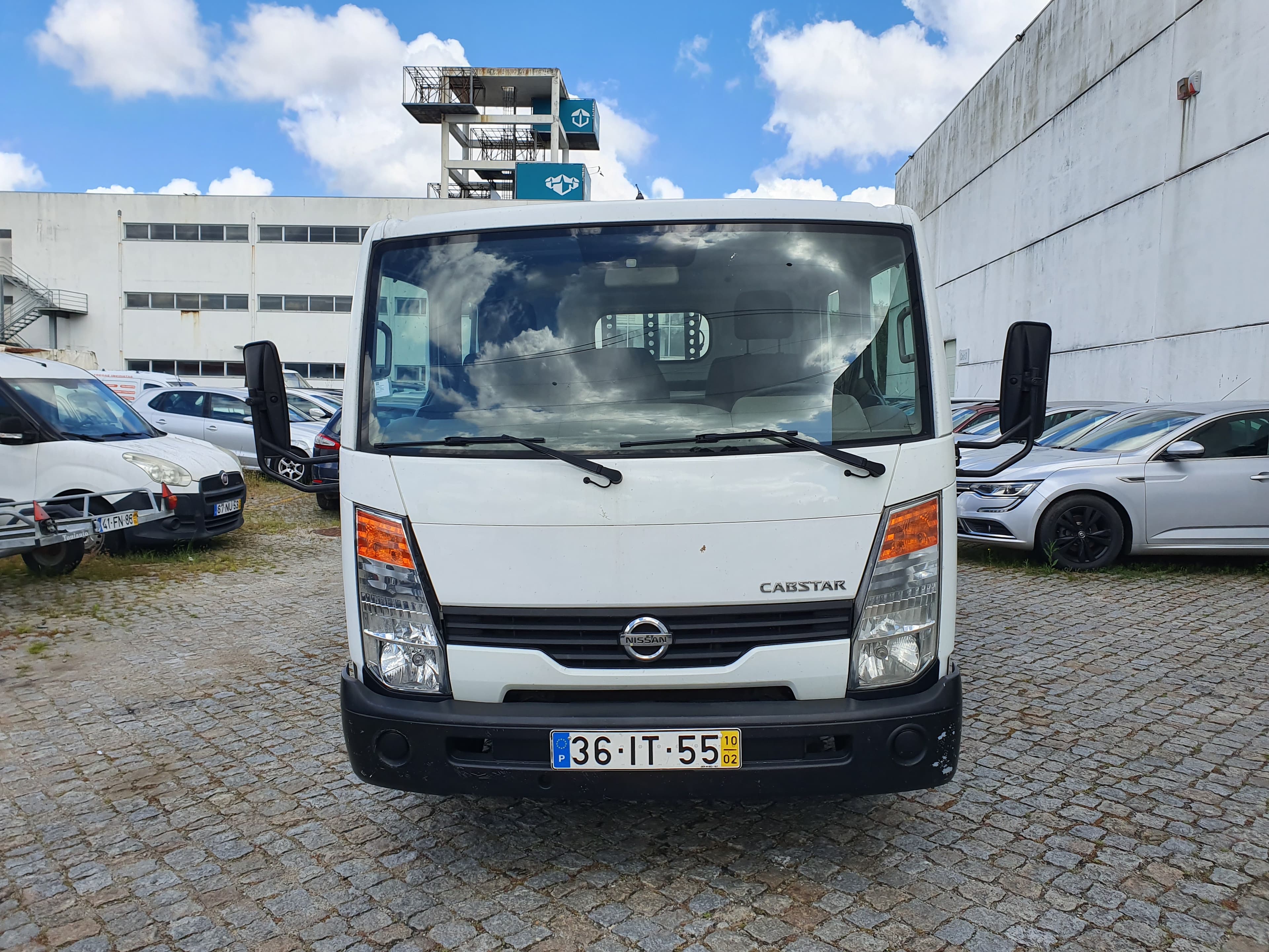 Nissan Cabstar 35.13 · Ano 2010 — imagen 2