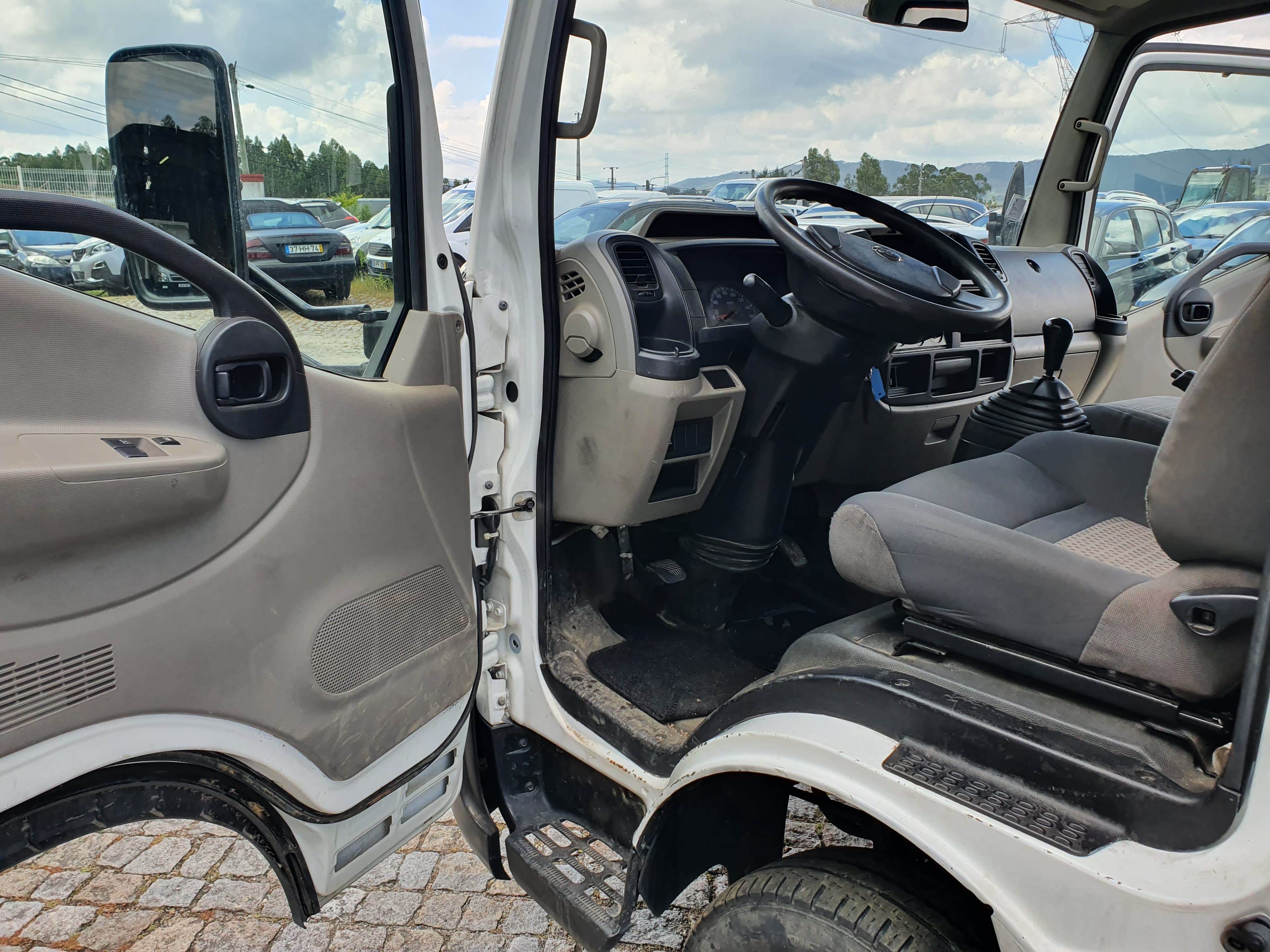 Nissan Cabstar 35.13 · Ano 2010 — imagen 19