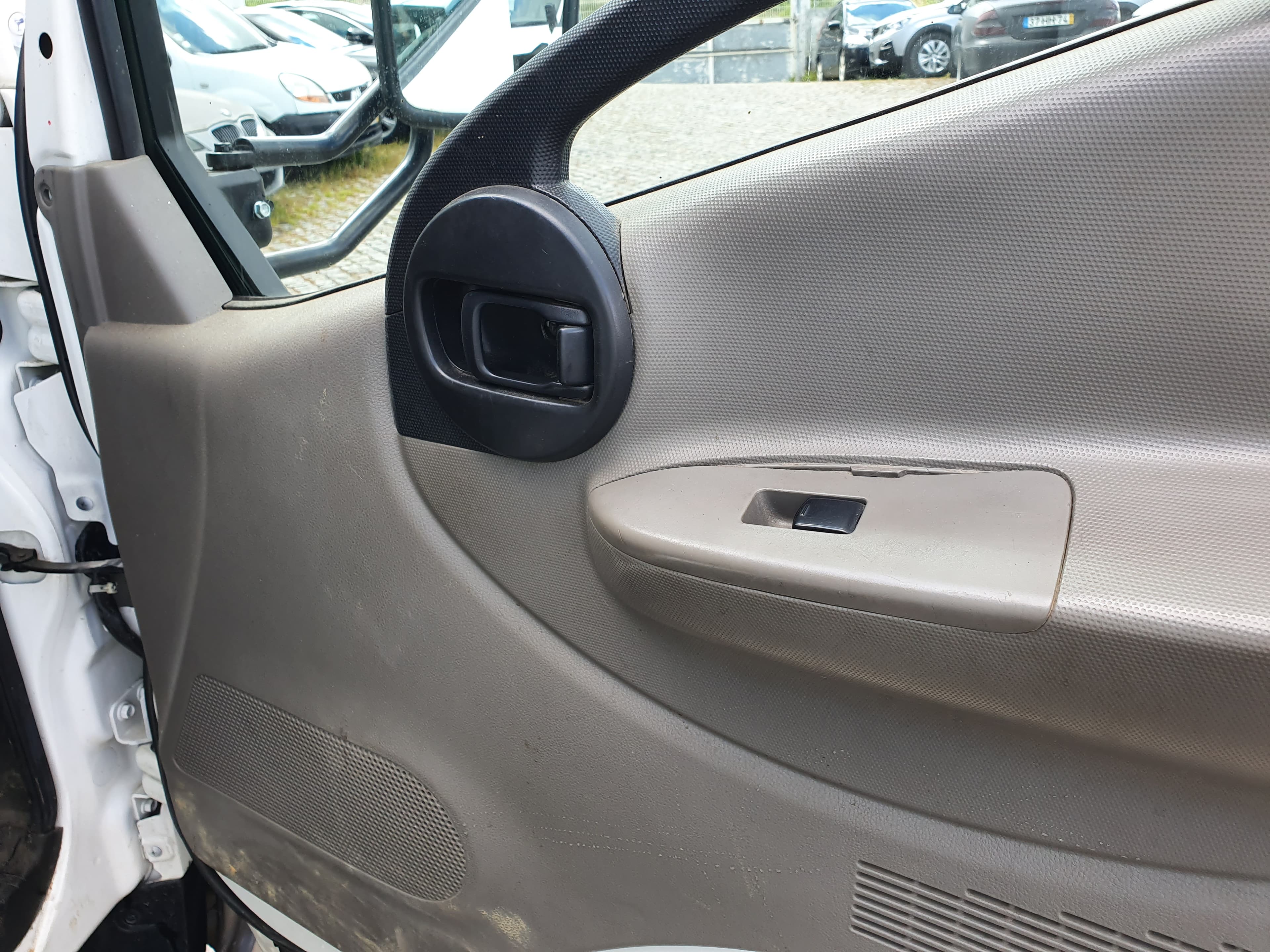 Nissan Cabstar 35.13 · Ano 2010 — imagen 32