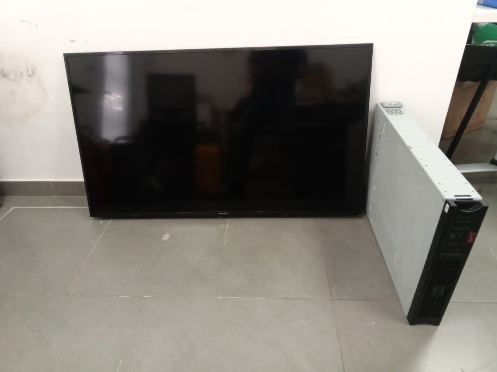 TV, UPS e Projetor — imagem 1