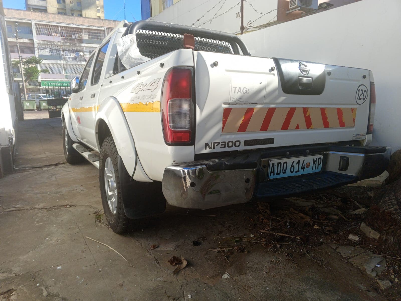 Nissan NP300 Hardbody · Ano 2013 — imagen 2