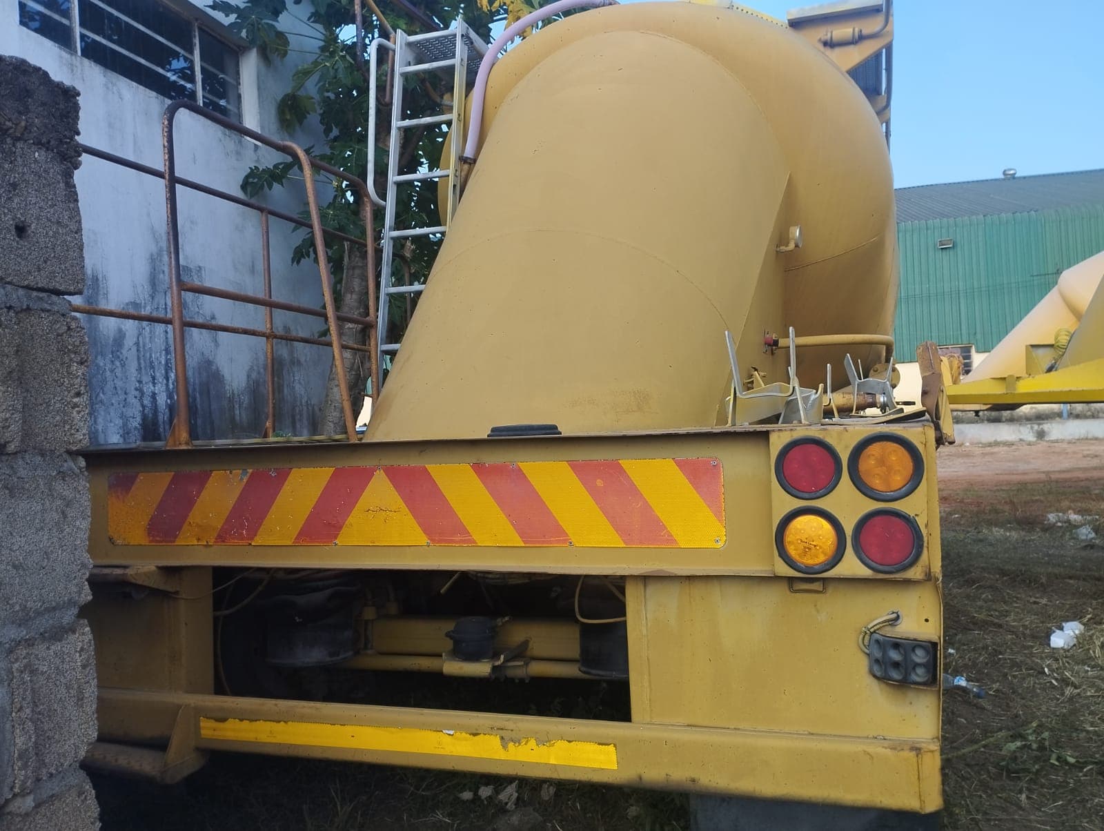 Silo Duncanmec Spitzer 518001 · Ano 2006 — imagen 2