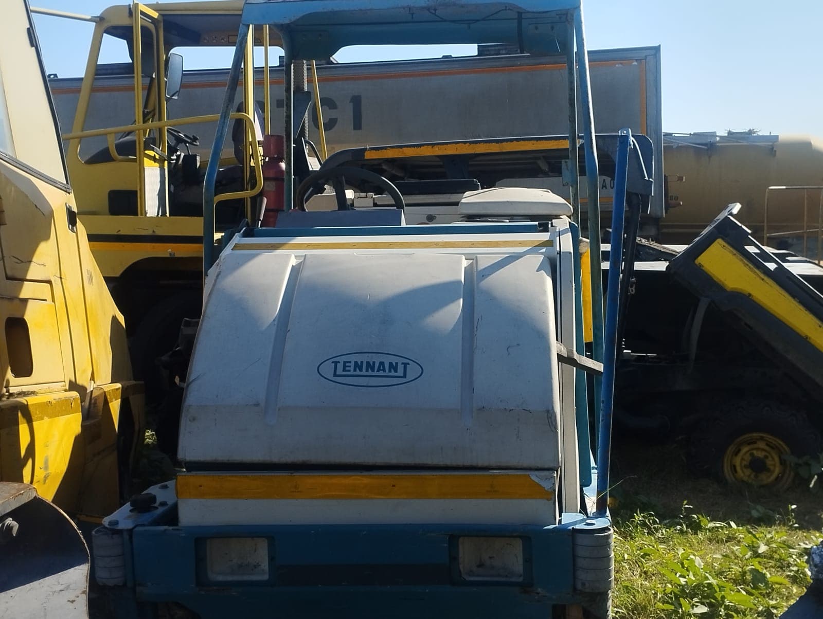 Carrinho de limpeza Tennant 8300 — image 4