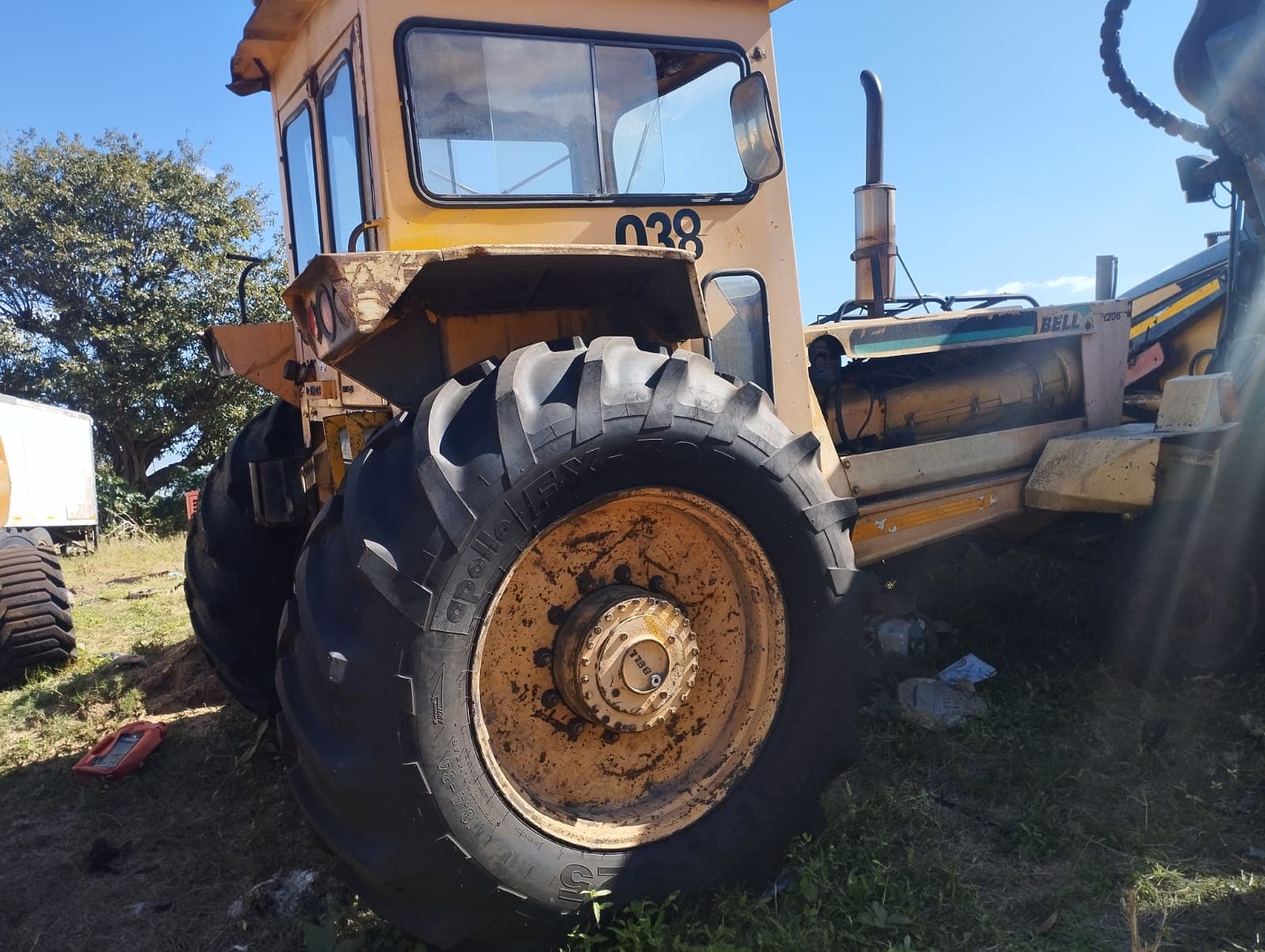 Trator Bell 1206 — imagem 4