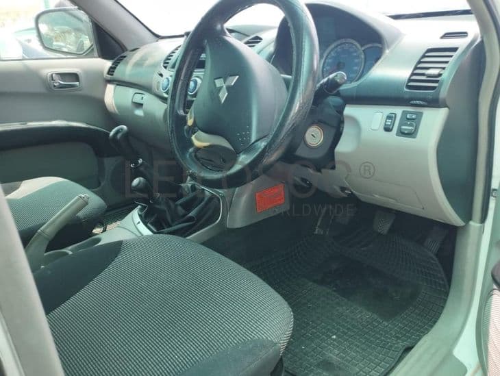 Mitsubishi L200 Triton · Ano 2008 — image 7