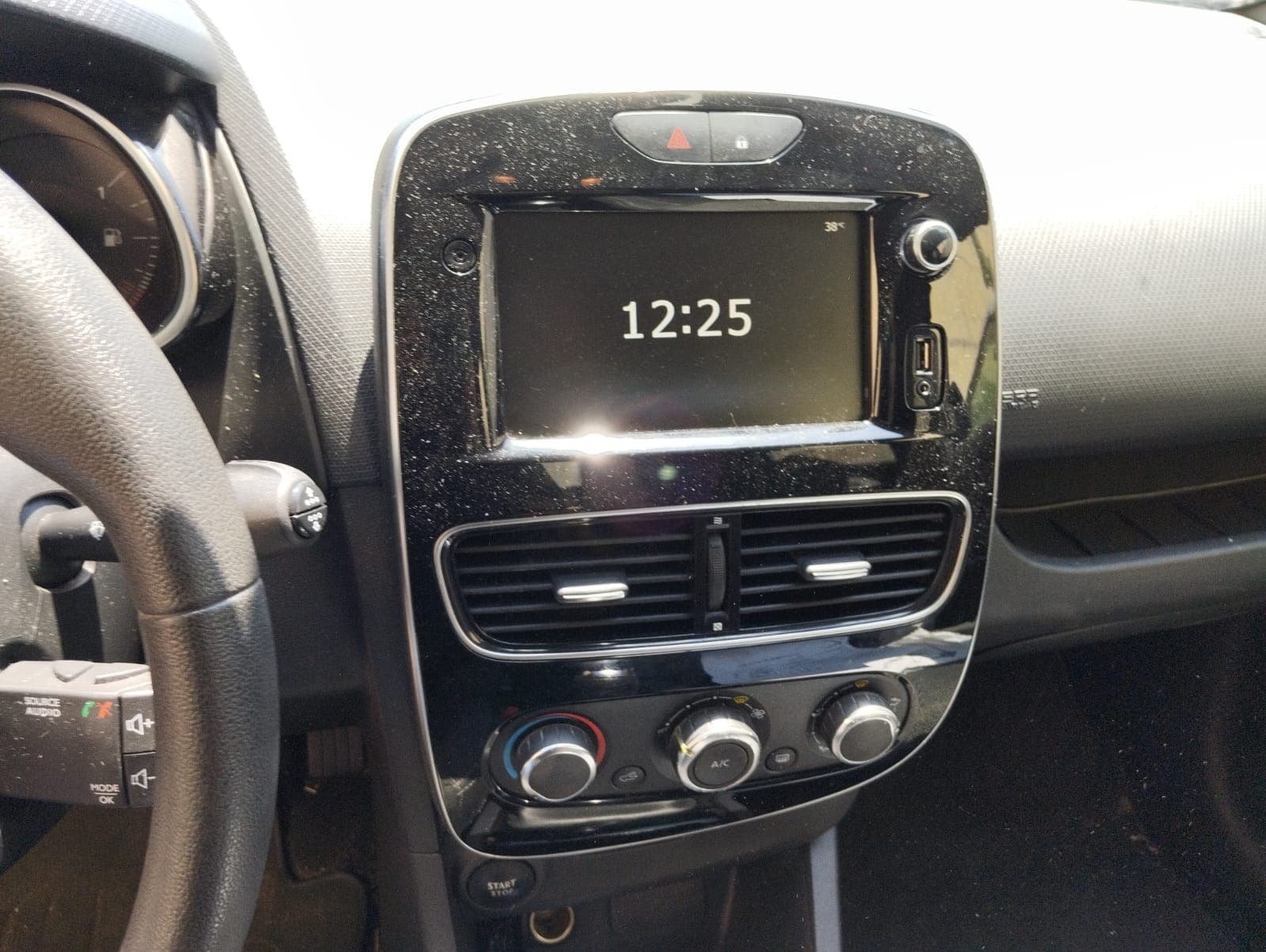 Renault Clio IV Fase II · Ano 2019 — imagen 13