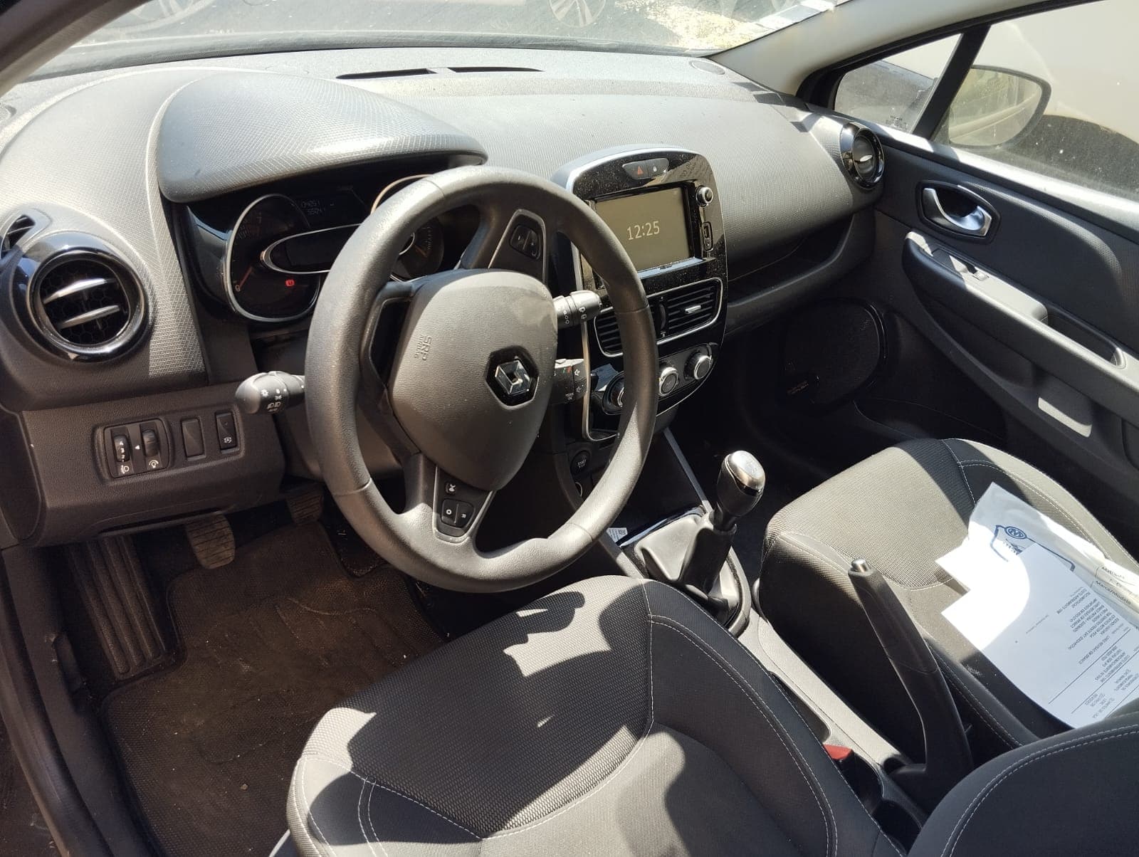 Renault Clio IV Fase II · Ano 2019 — imagen 8