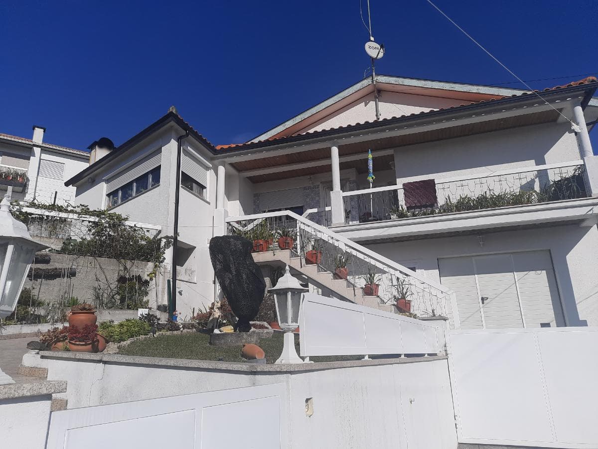Moradia c/ Terreno · Gove, Baião — imagem 3