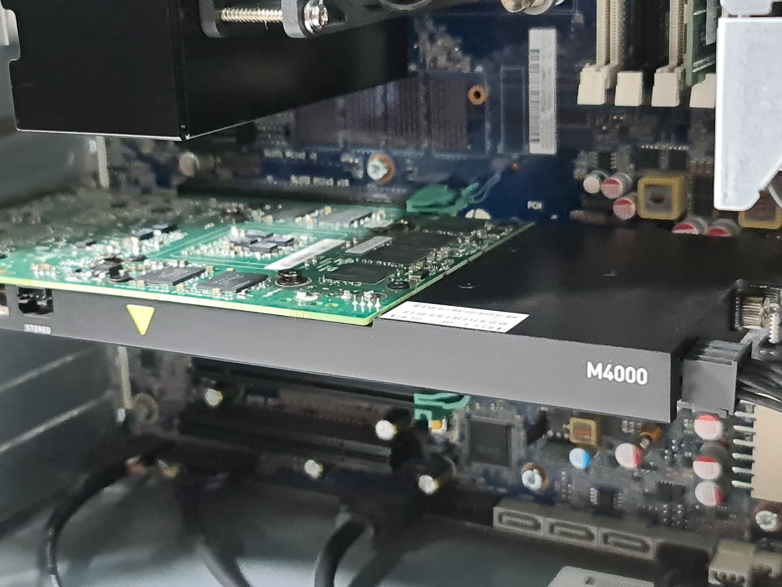 Computador HP WorkStation Z440 — imagen 4