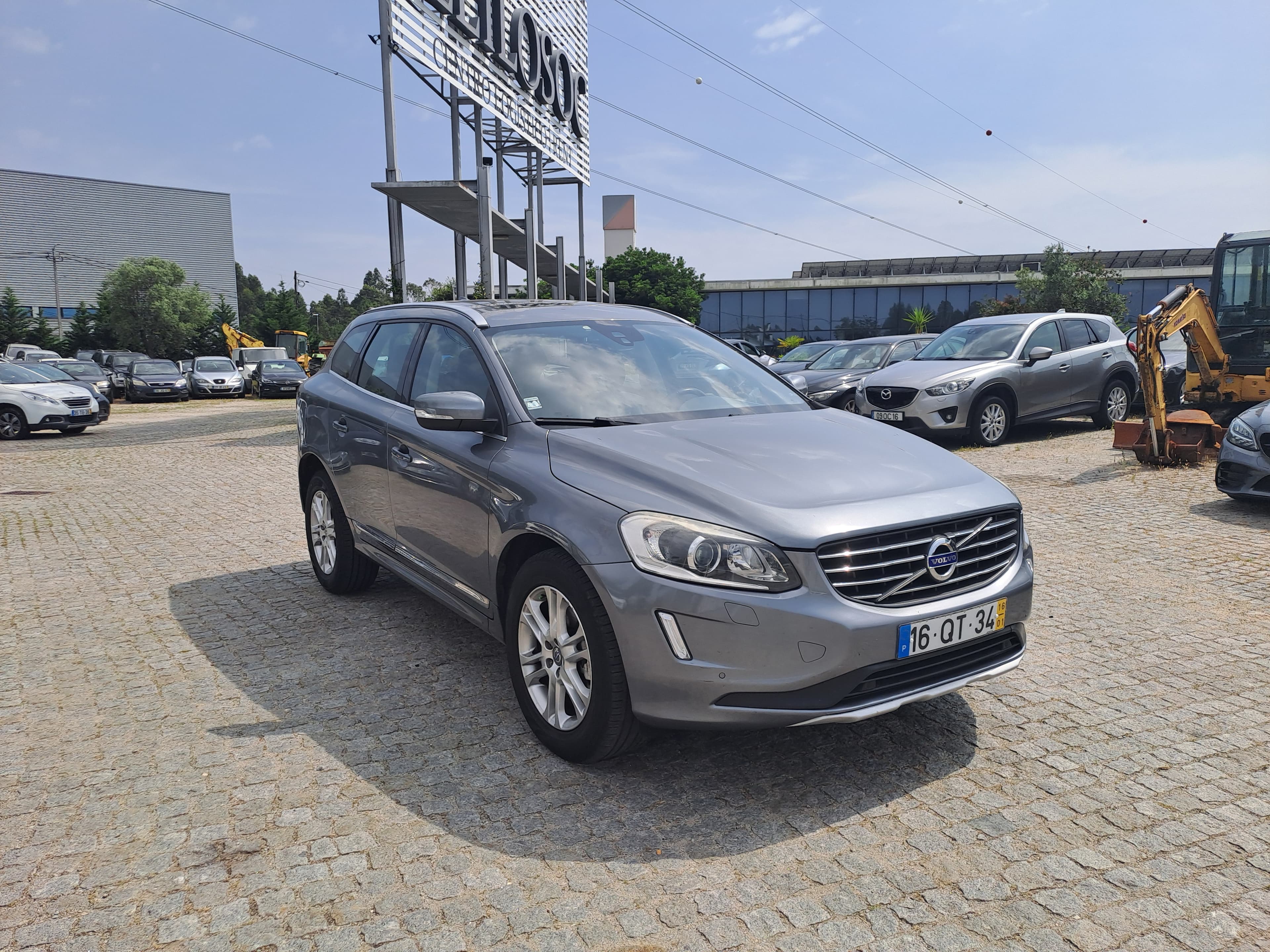 Volvo XC60 D4 · Ano 2016 — imagen 1