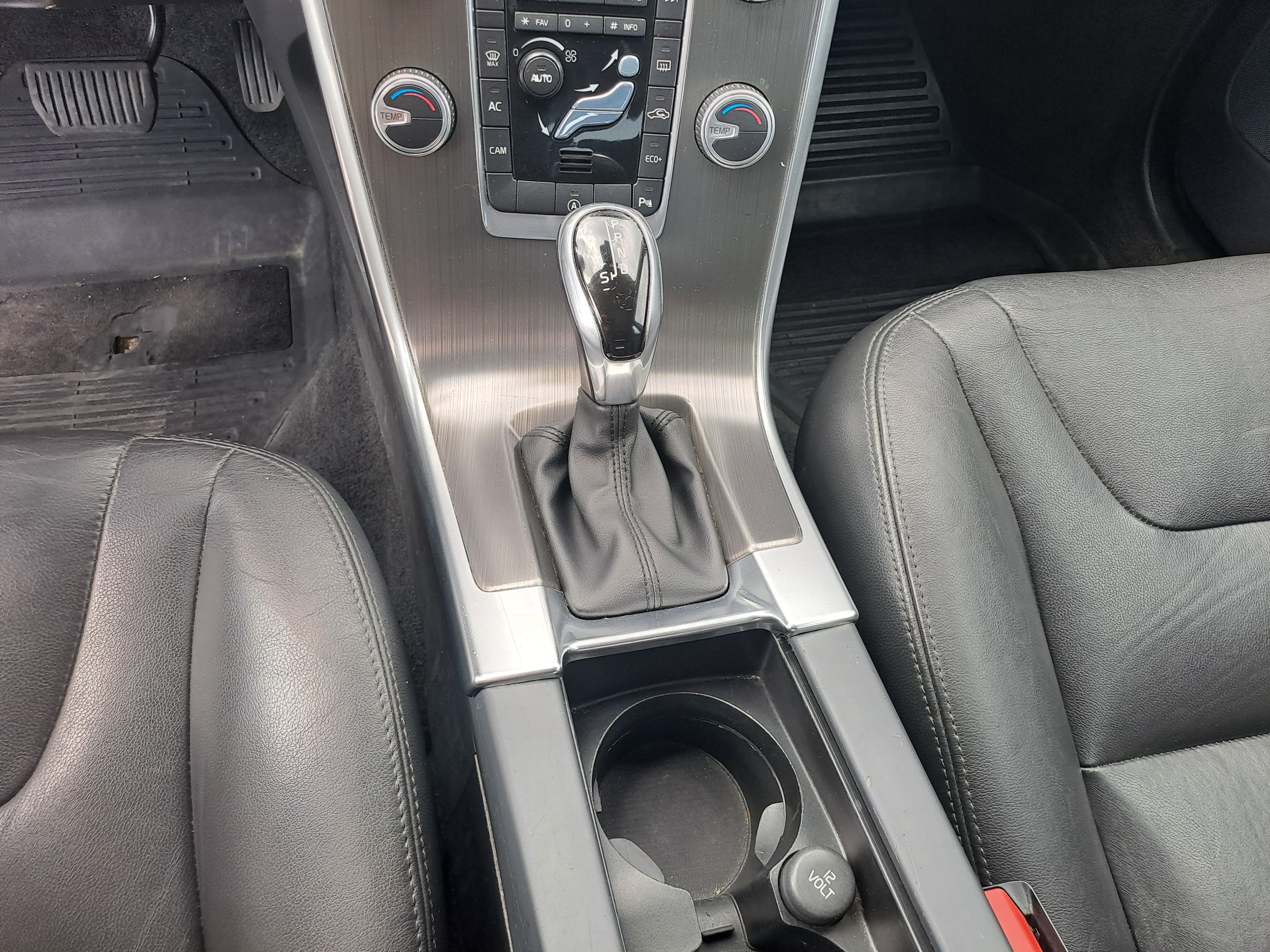 Volvo XC60 D4 · Ano 2016 — imagen 26