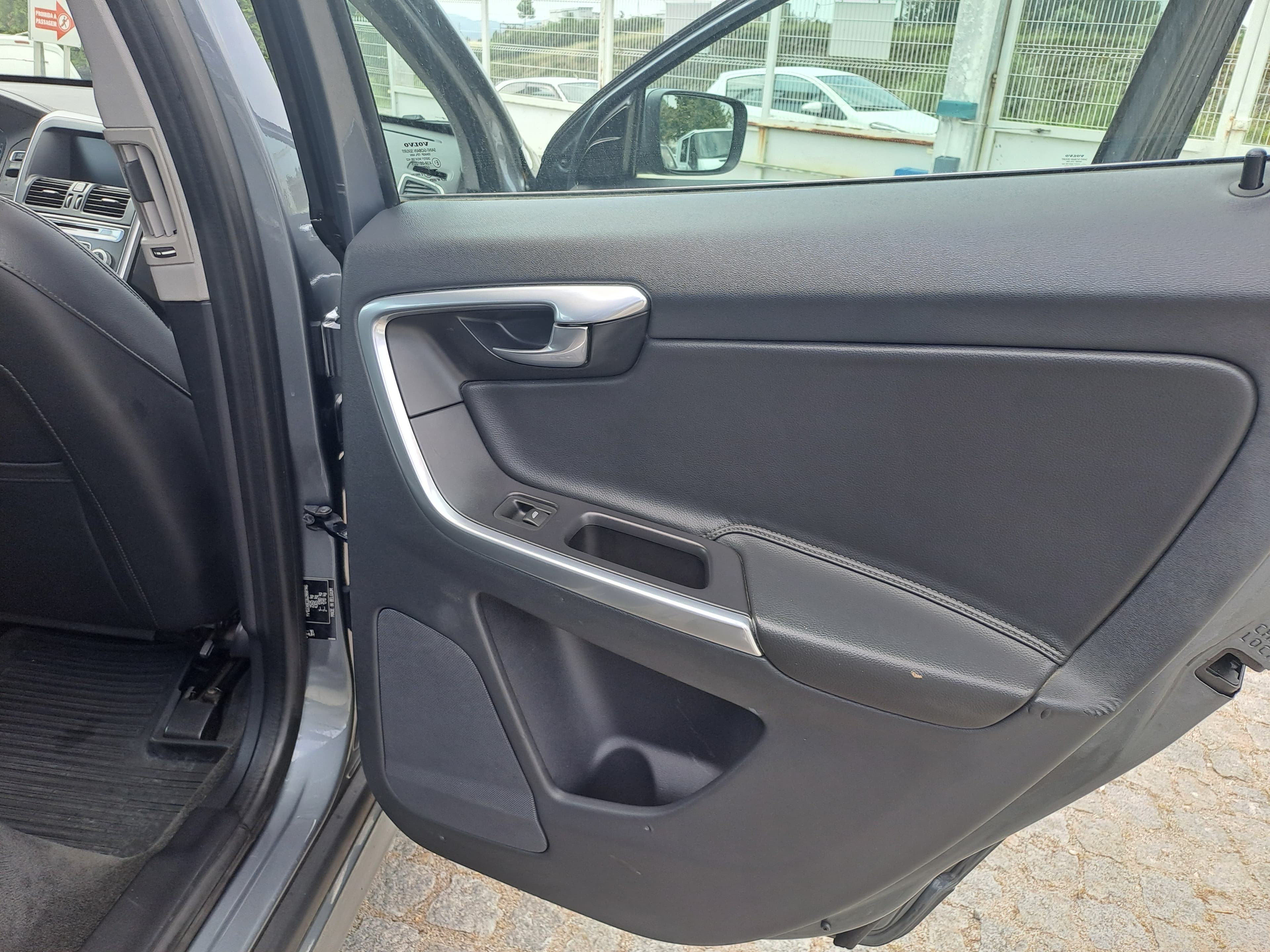Volvo XC60 D4 · Ano 2016 — imagen 21