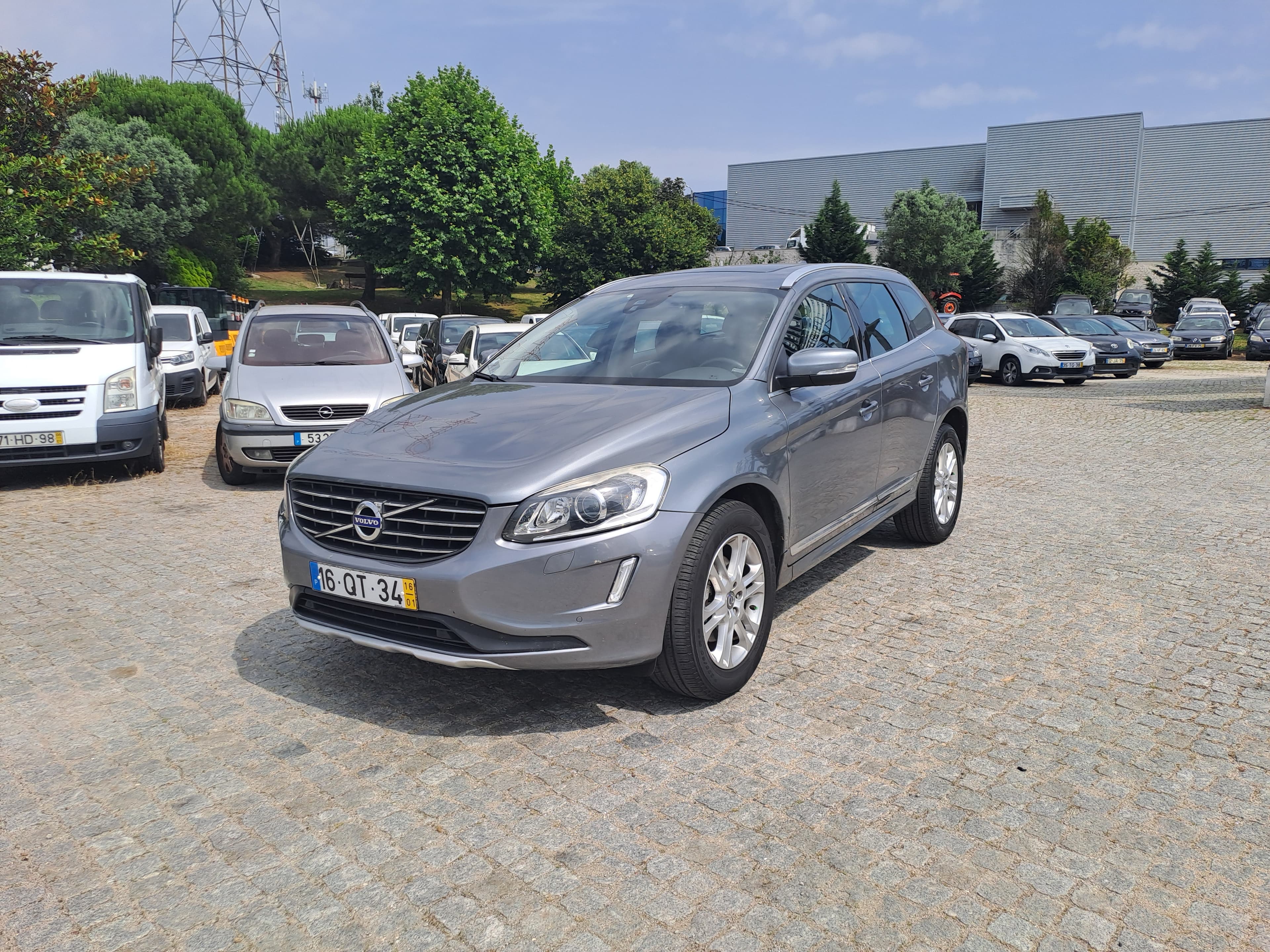 Volvo XC60 D4 · Ano 2016 — imagen 3