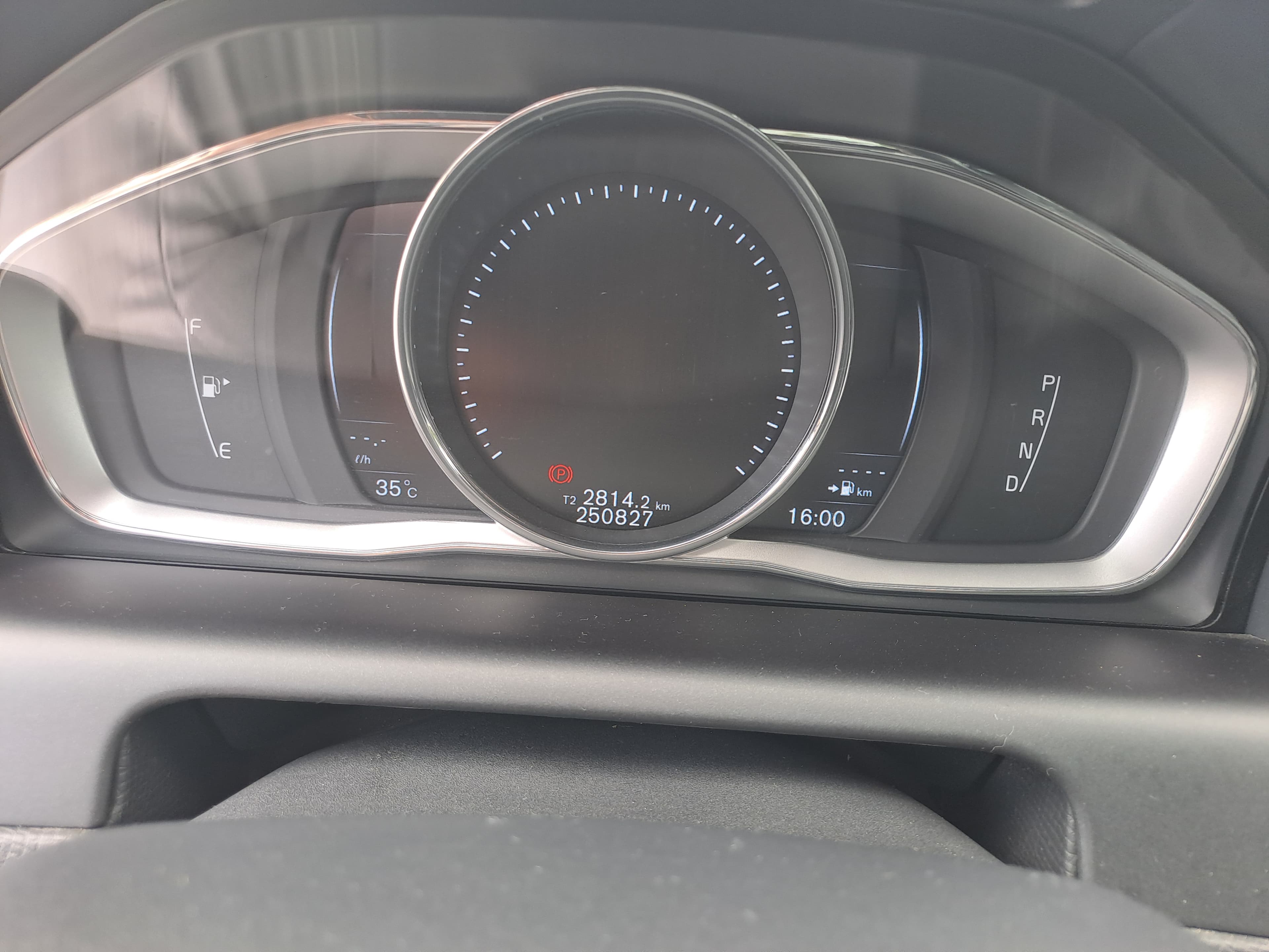Volvo XC60 D4 · Ano 2016 — imagen 28