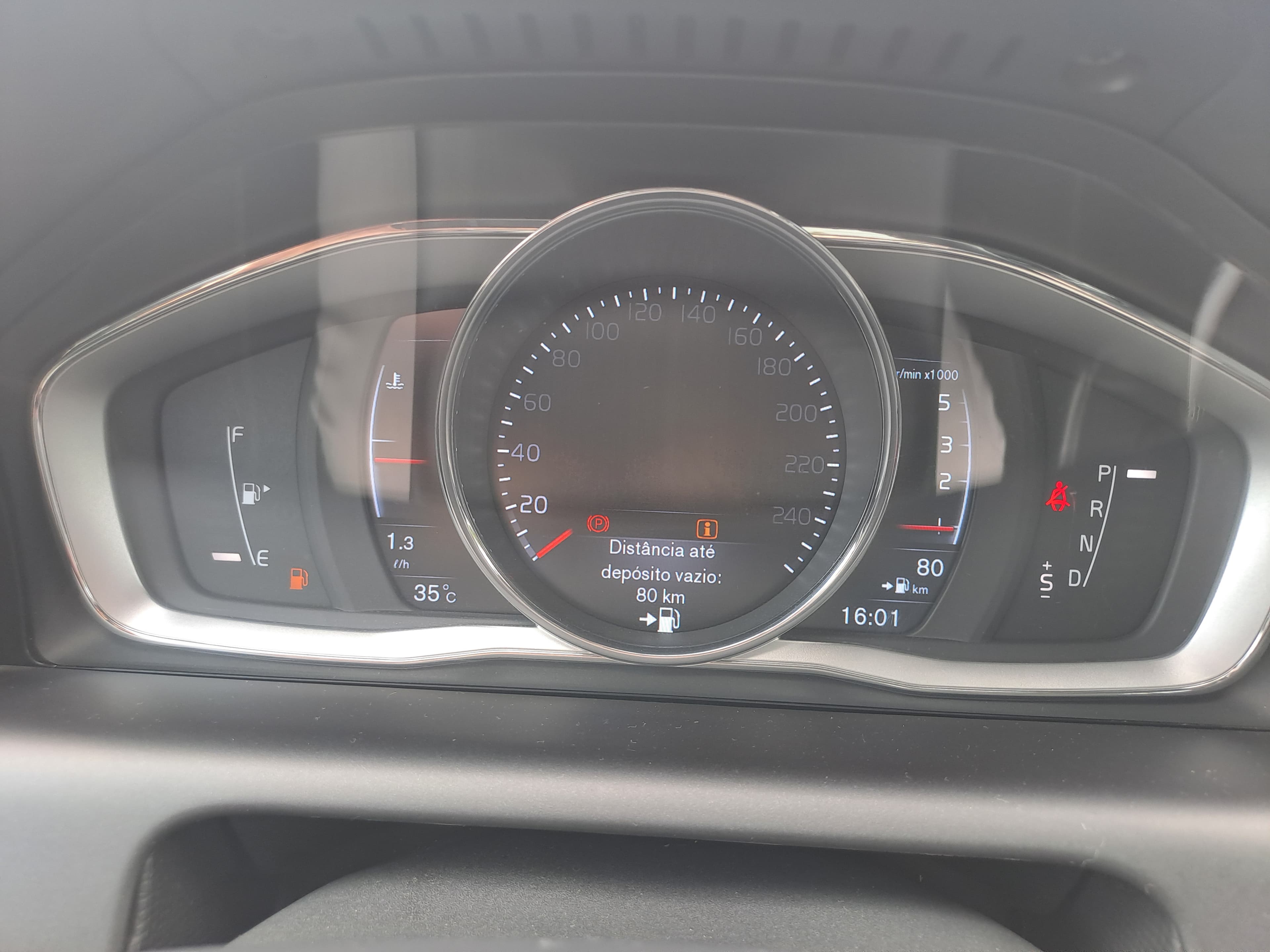 Volvo XC60 D4 · Ano 2016 — imagen 29