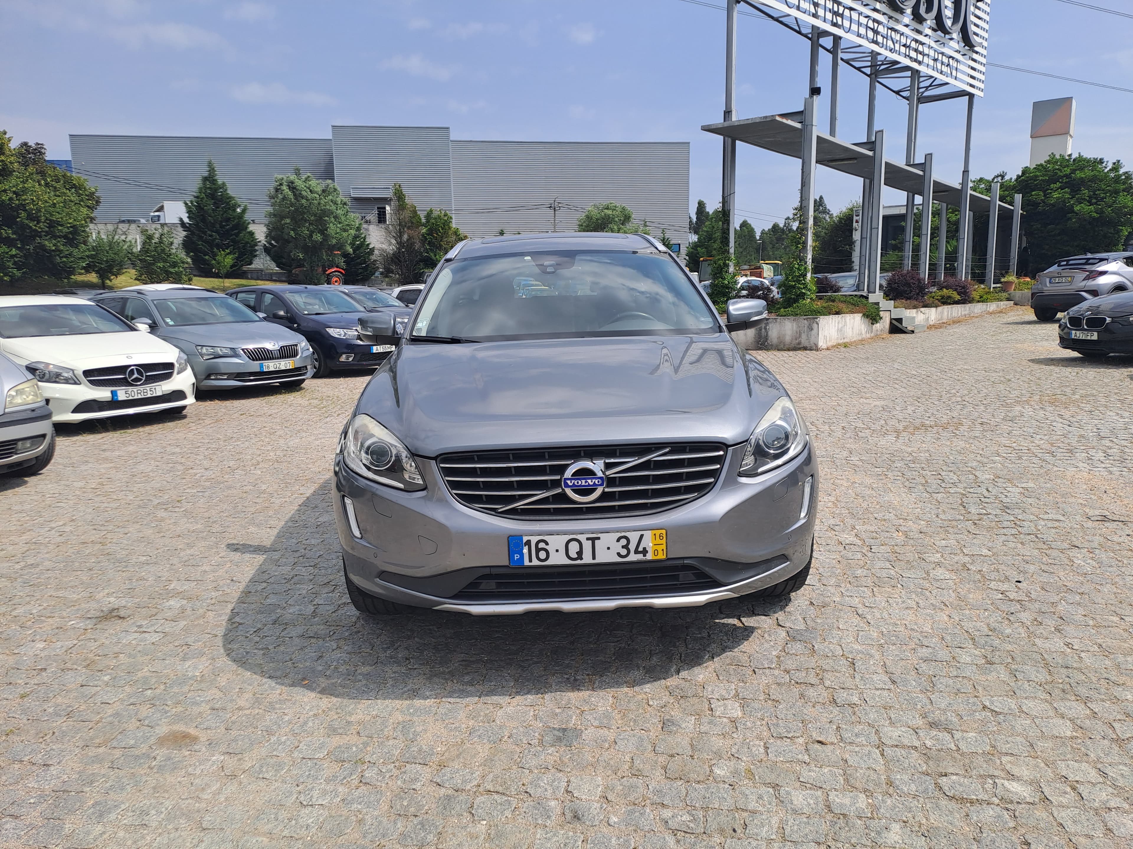 Volvo XC60 D4 · Ano 2016 — imagen 2