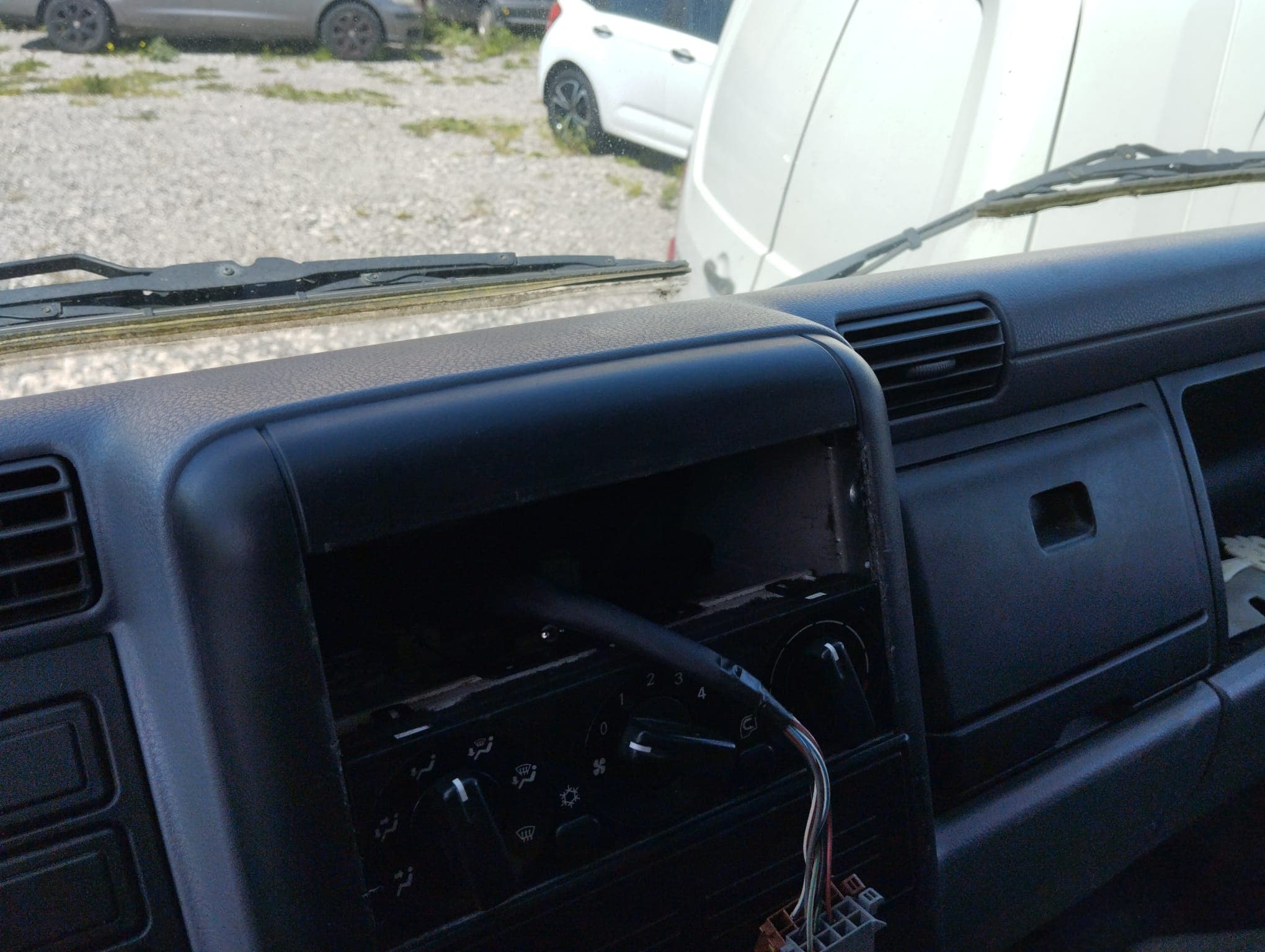 Mitsubishi Canter 3C15 · Ano 2010 — image 21