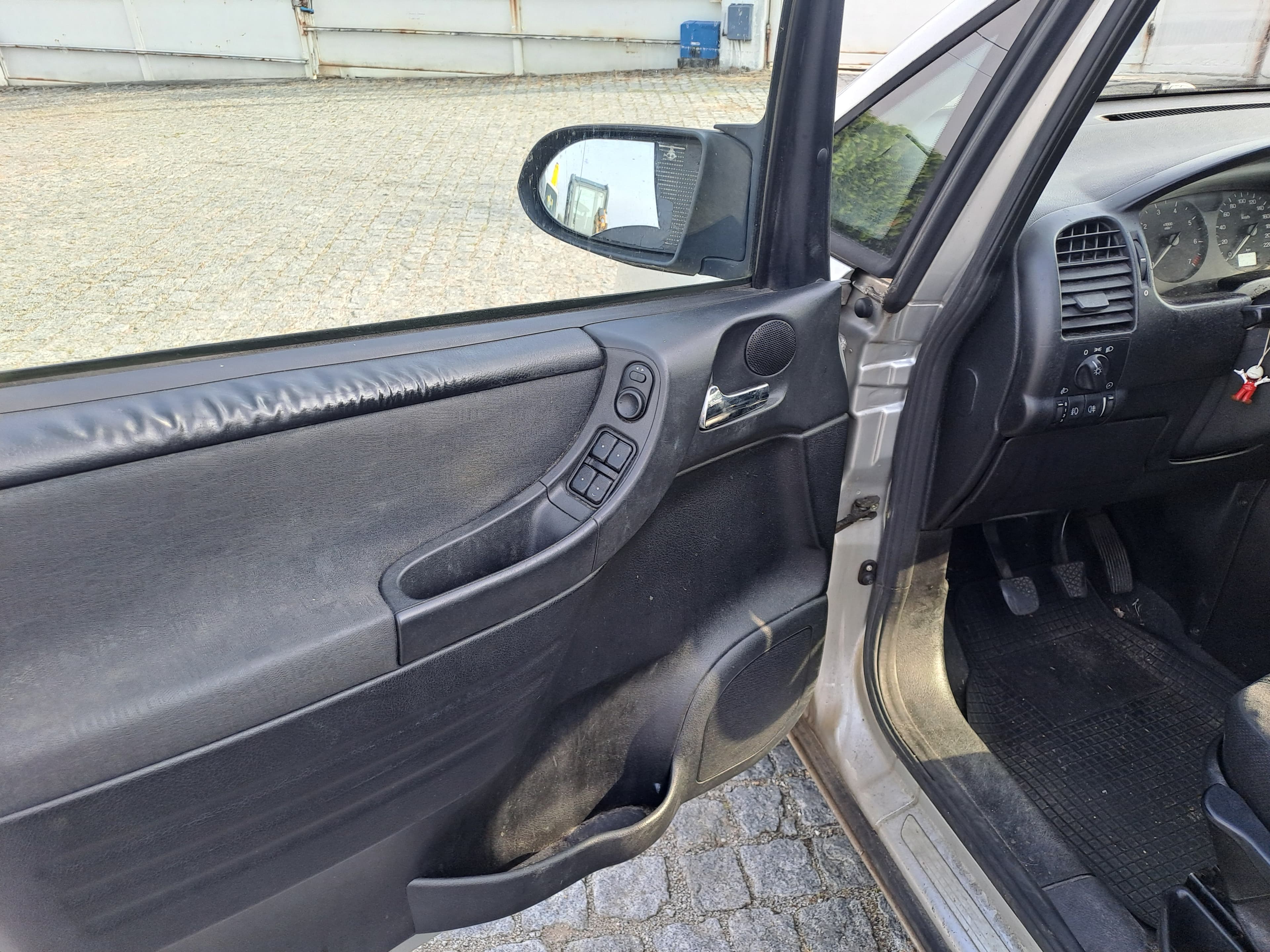 Opel Zafira 1.6 · 7 Lugares · Ano 2001 — imagen 27
