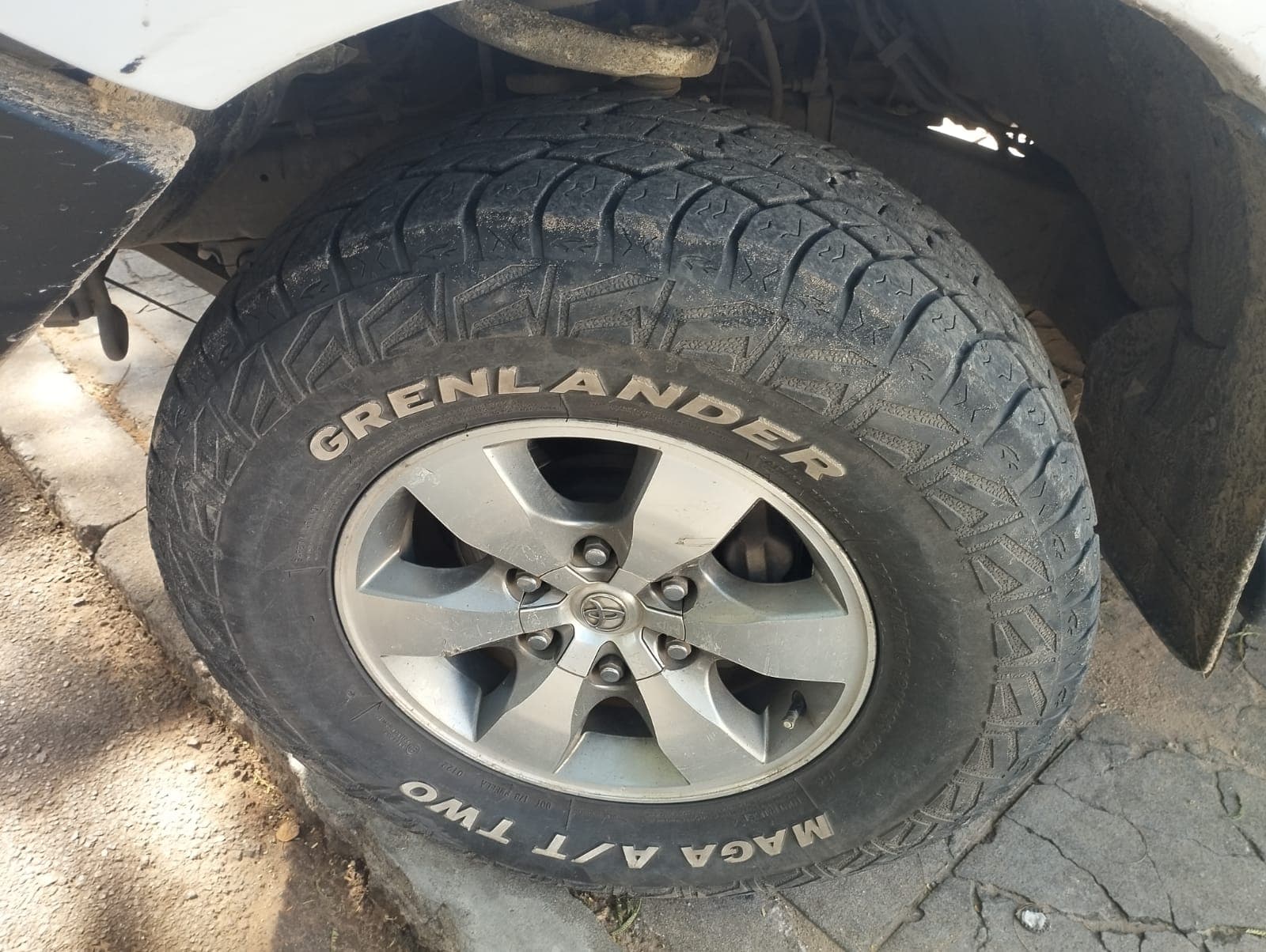 Toyota Hilux VVTI 2.7 · Ano 2004 — imagen 8