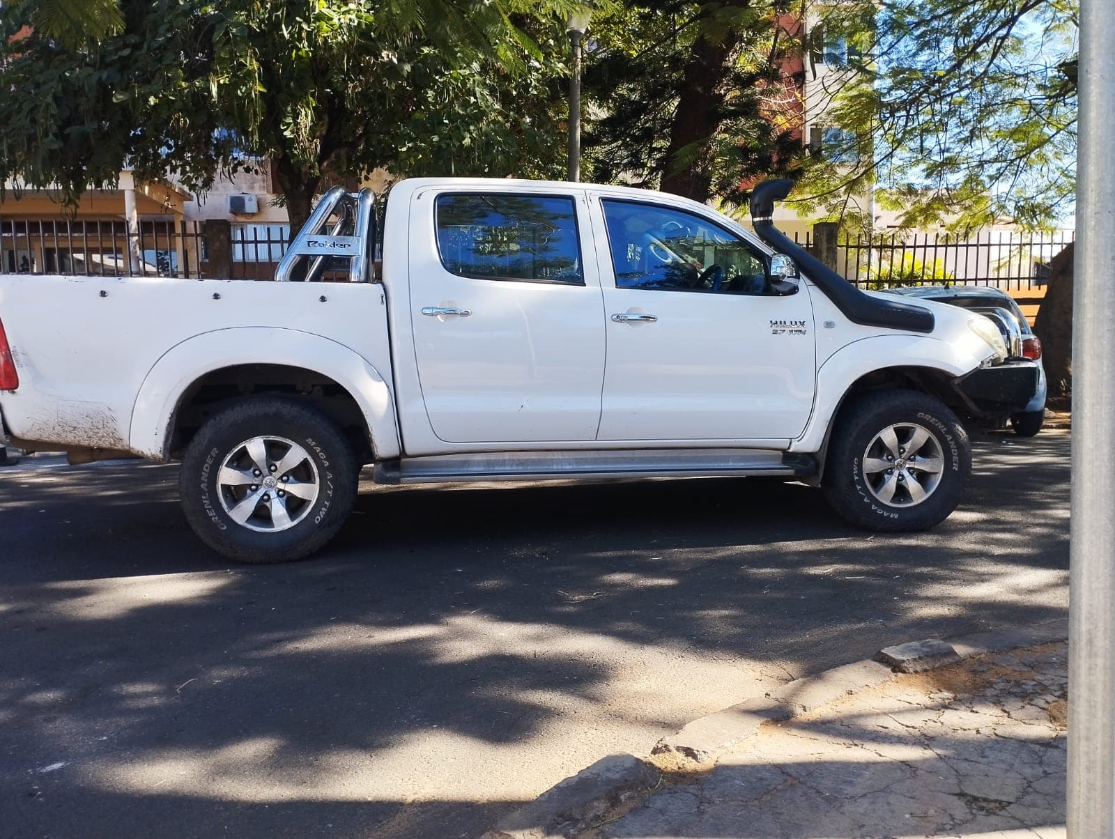 Toyota Hilux VVTI 2.7 · Ano 2004 — imagen 9