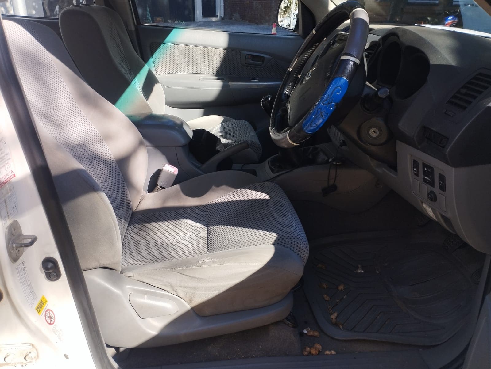 Toyota Hilux VVTI 2.7 · Ano 2004 — imagen 4