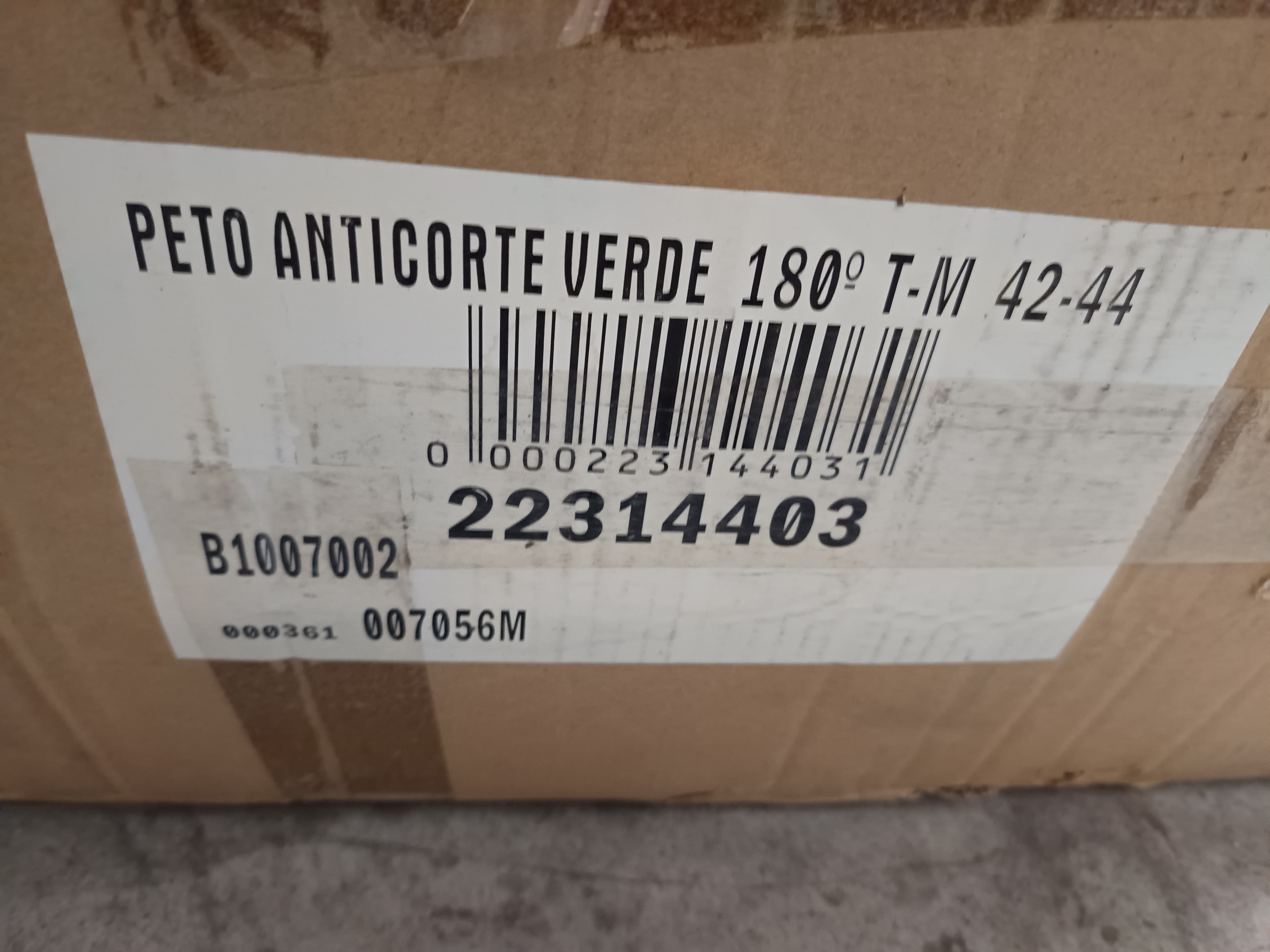 CALÇAS COM PEITO ANTICORTE — imagem 5