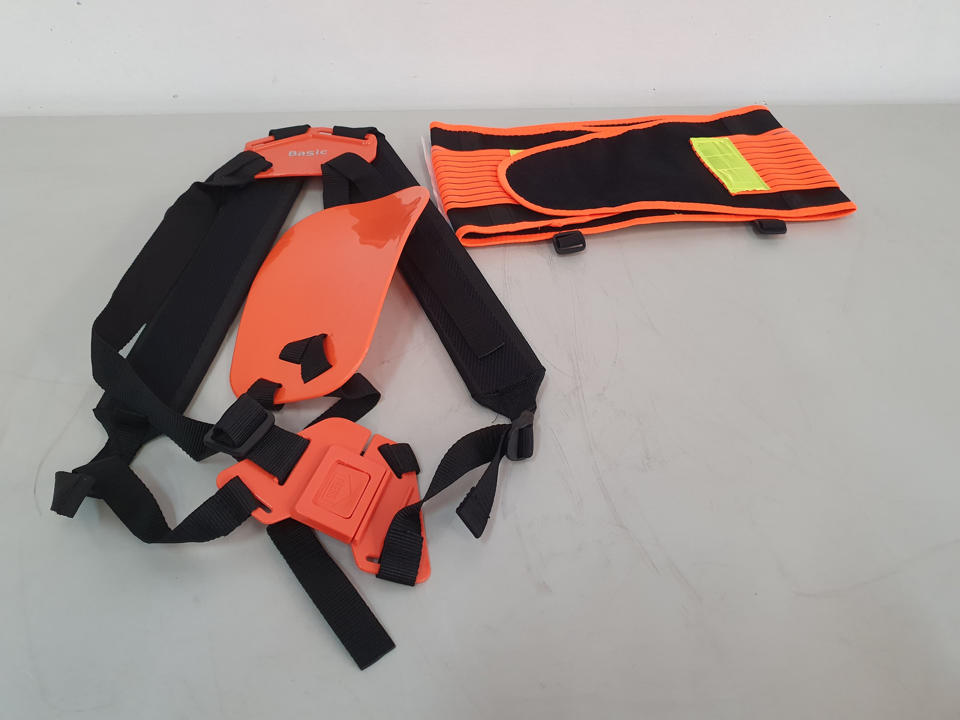 ARNES UNIVERSAL REFLETOR