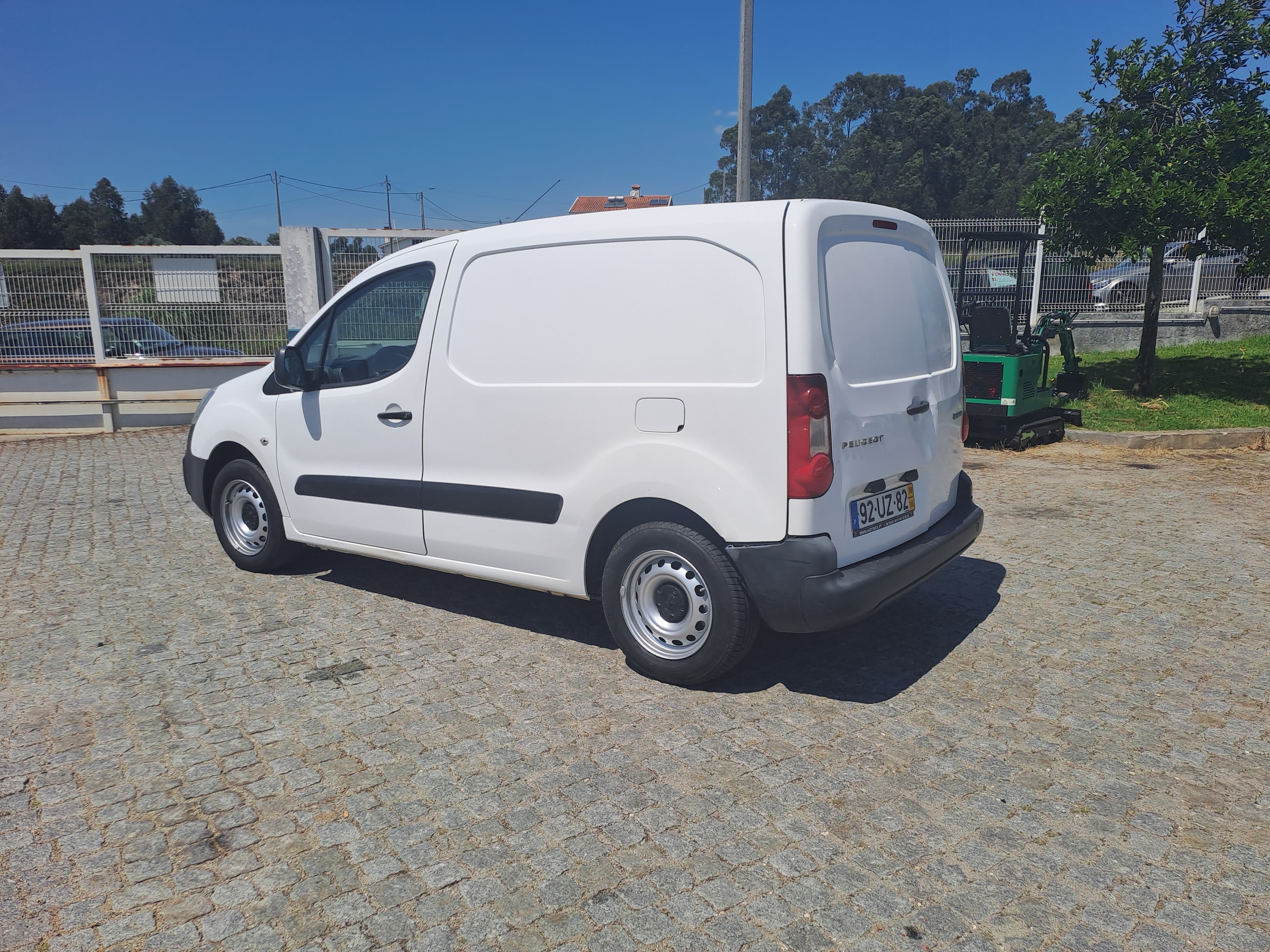 Peugeot Partner 1.6 HDI · Ano 2018 — imagem 4