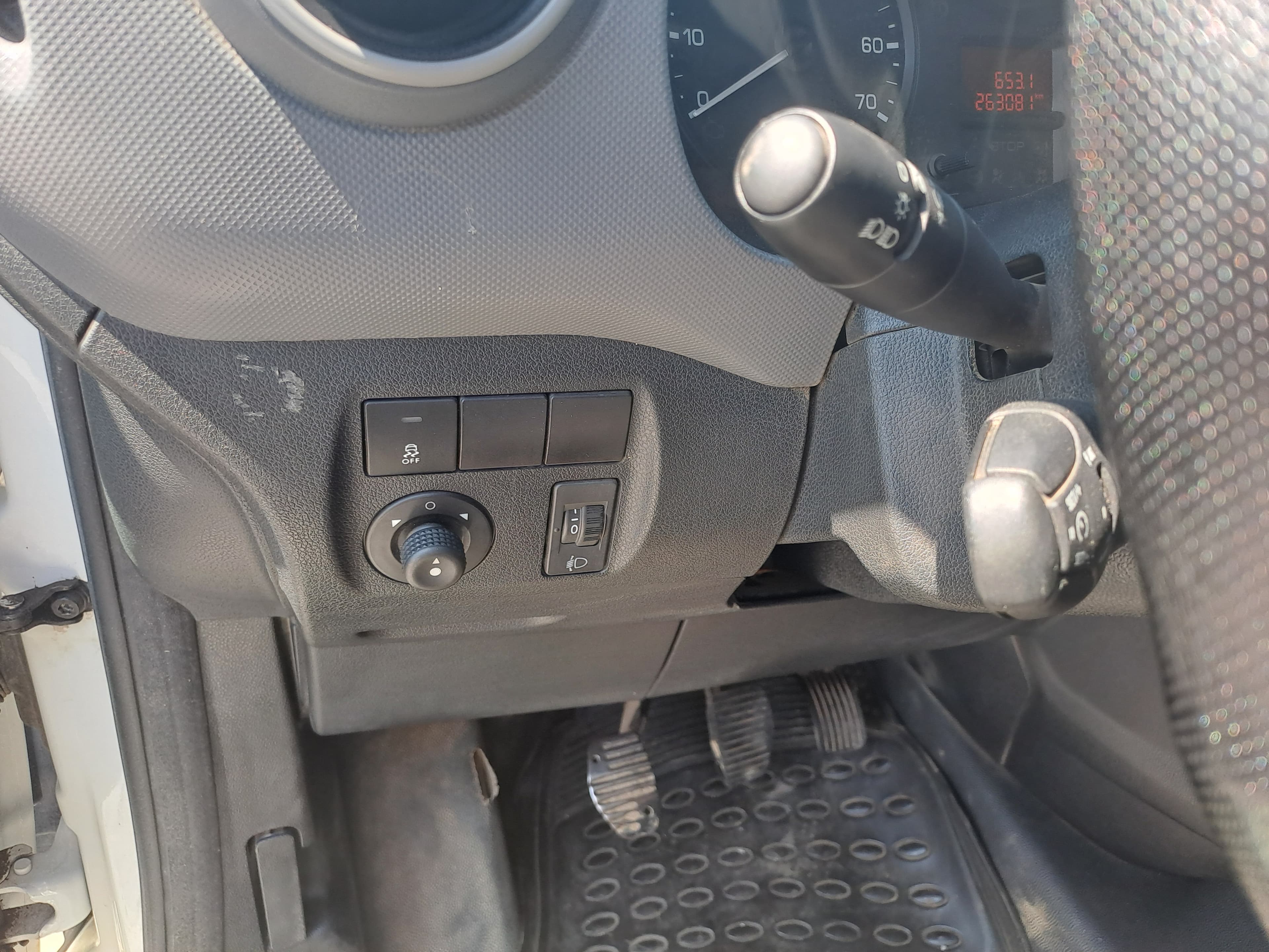 Peugeot Partner 1.6 HDI · Ano 2018 — imagem 21