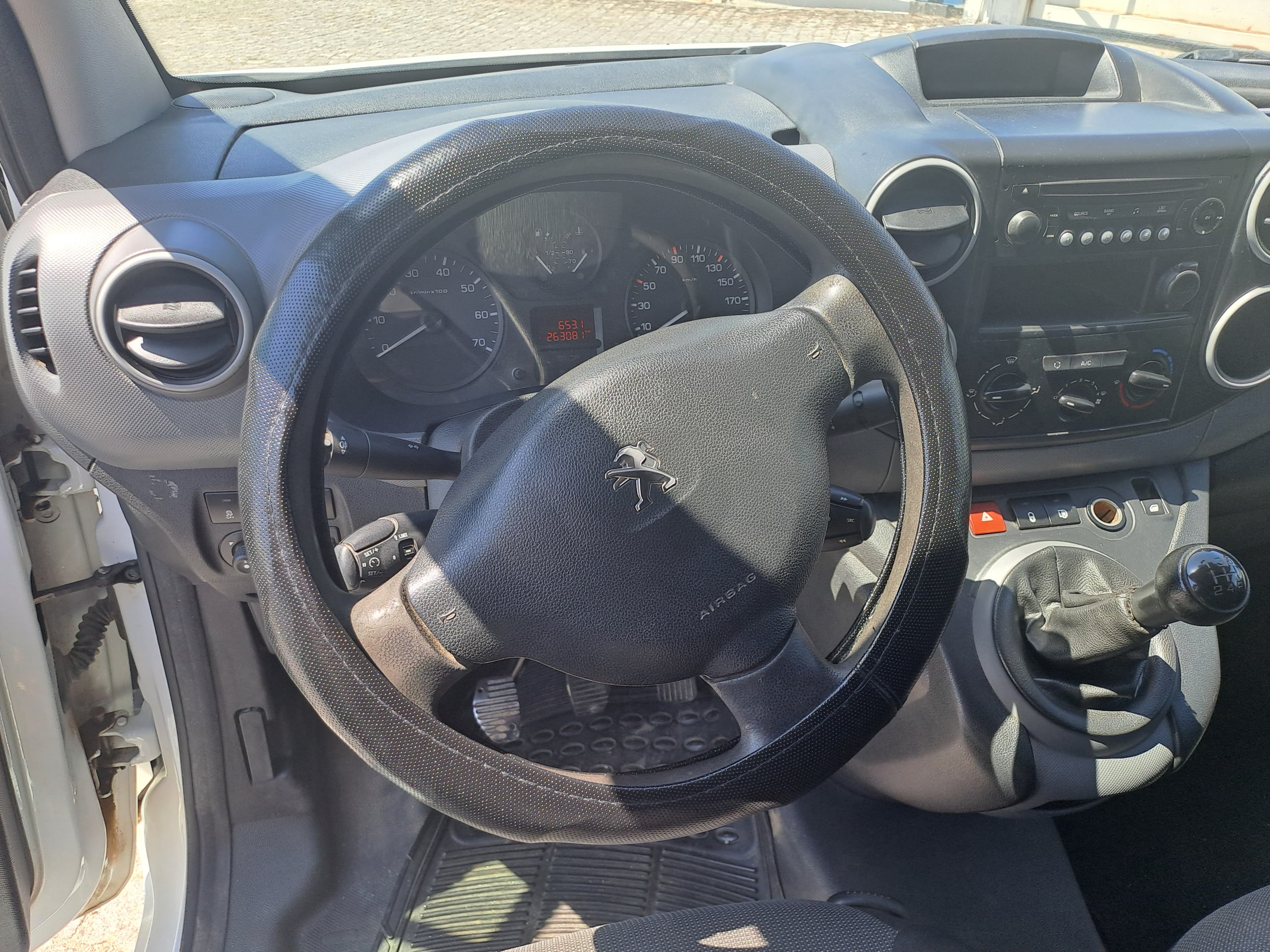 Peugeot Partner 1.6 HDI · Ano 2018 — imagem 22