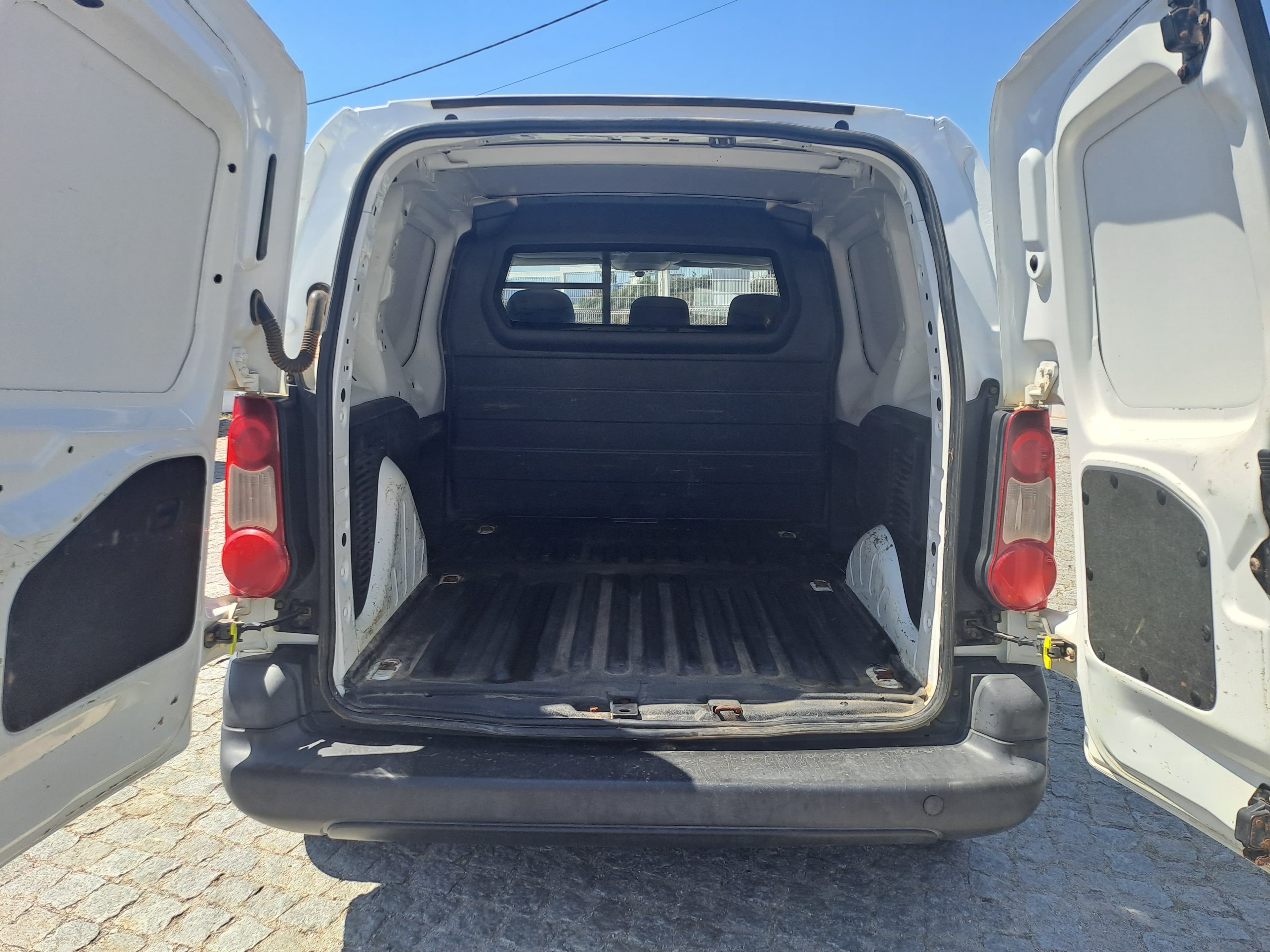 Peugeot Partner 1.6 HDI · Ano 2018 — imagem 7