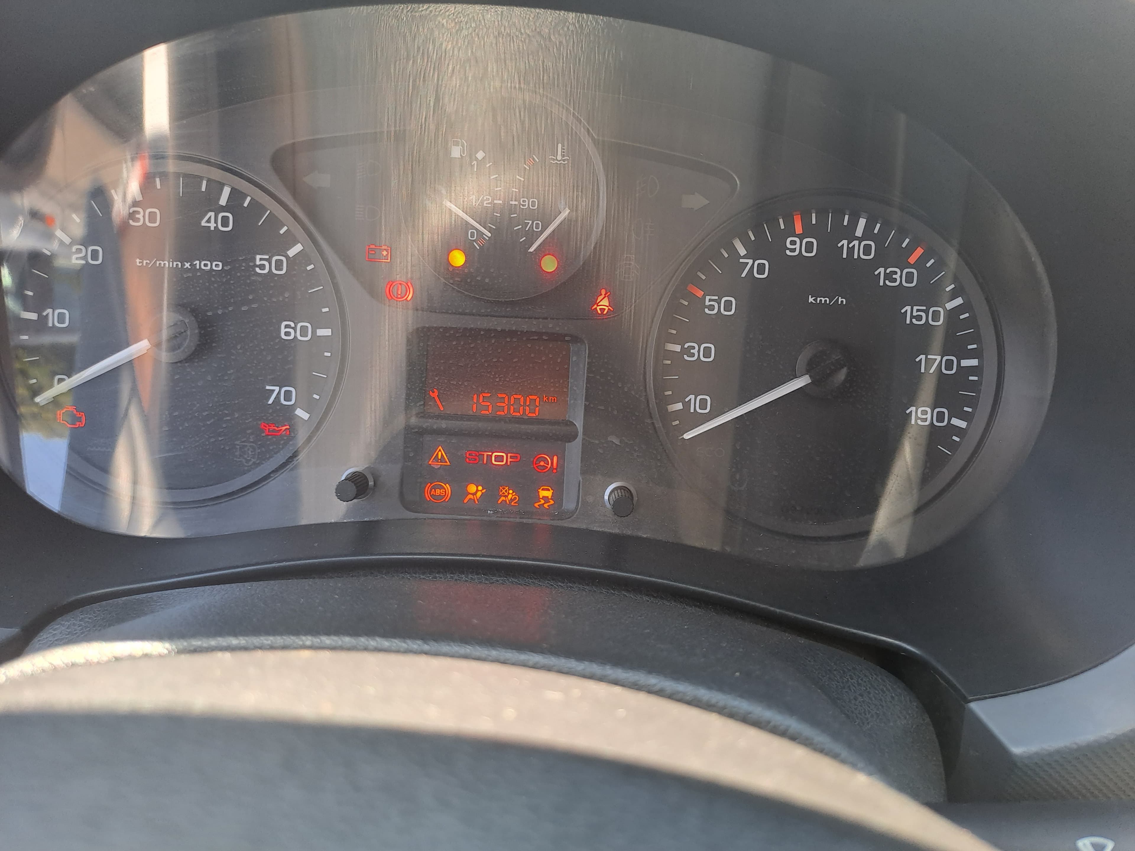 Peugeot Partner 1.6 HDI · Ano 2018 — imagem 26