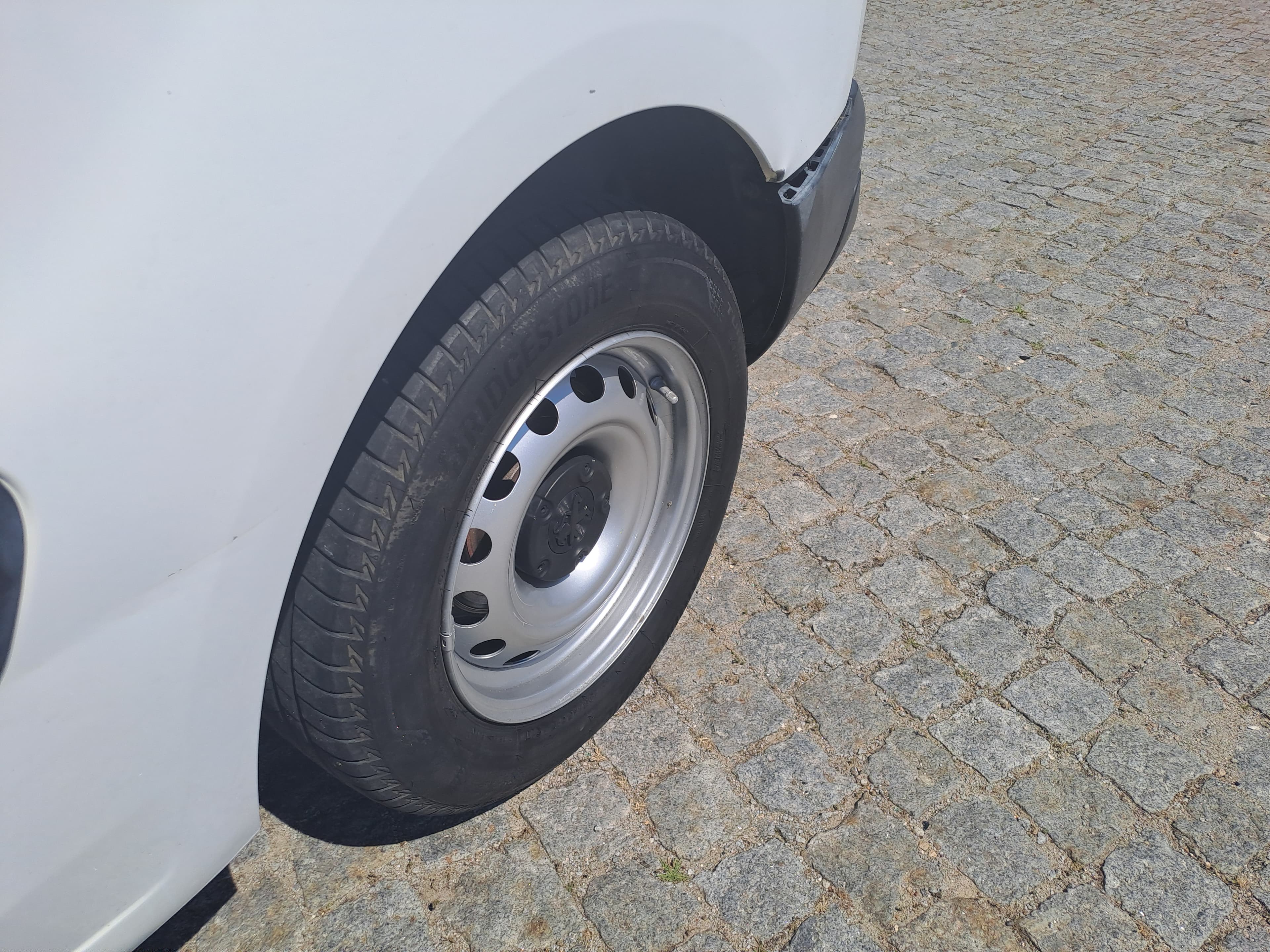 Peugeot Partner 1.6 HDI · Ano 2018 — imagem 13