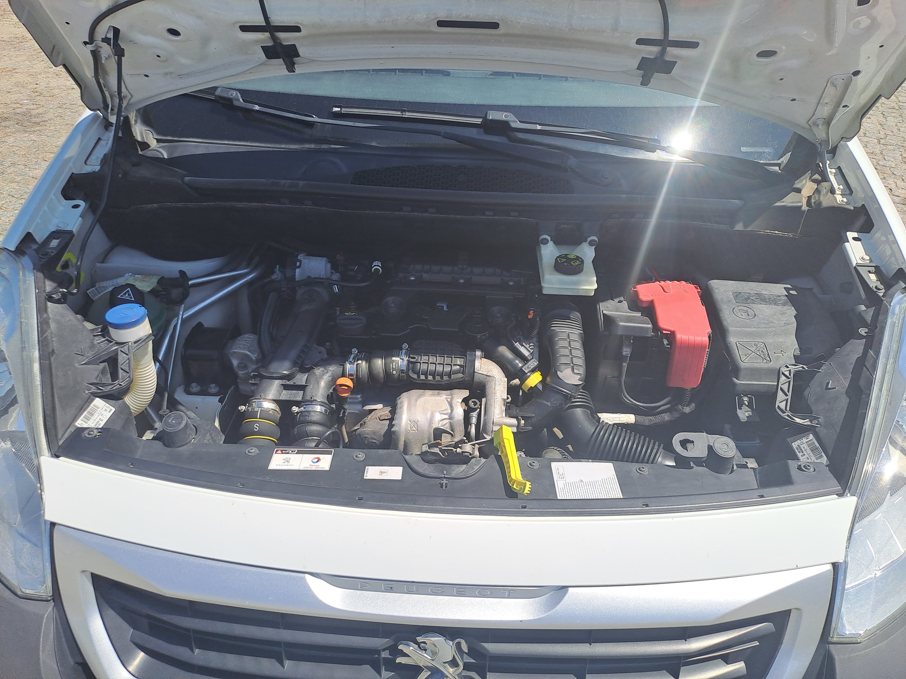 Peugeot Partner 1.6 HDI · Ano 2018 — imagem 10