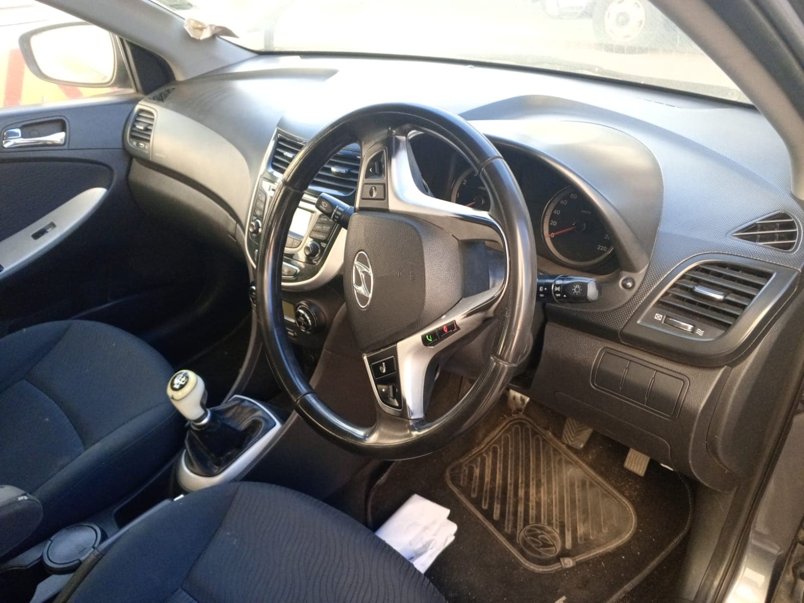 Hyundai Accent — imagem 8