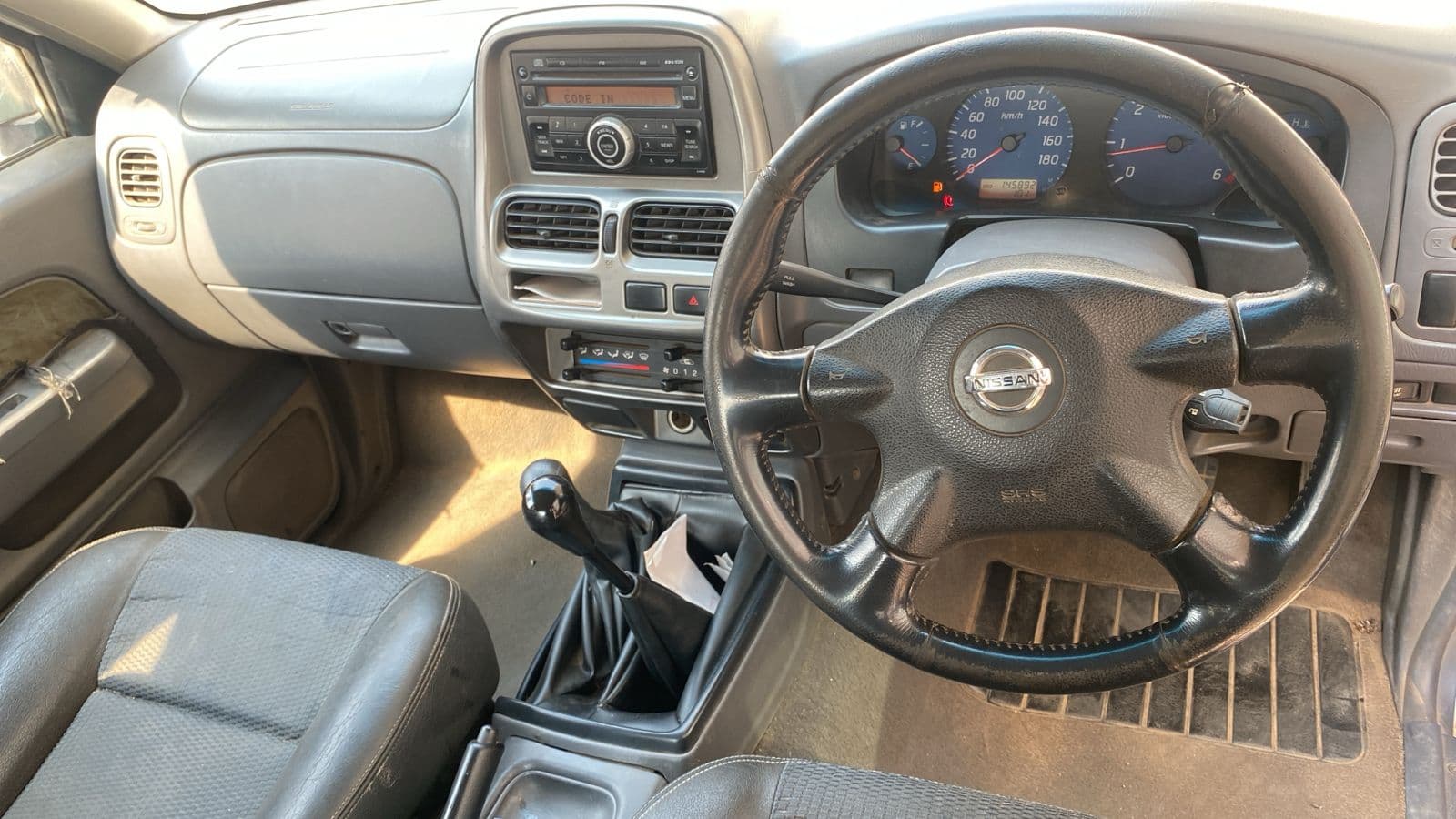Nissan NP300 Hardbody — image 7